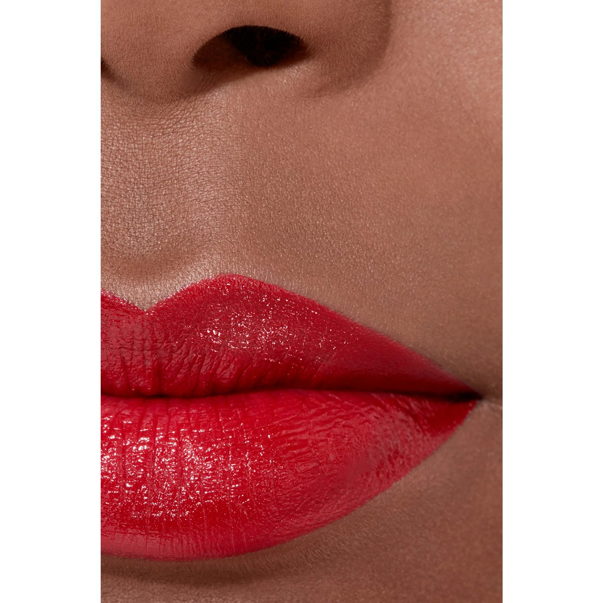 ROUGE ALLURE L'EXTRAIT - RICARICA - IL ROSSETTO AD ALTA INTENSITÀ ESTRATTO DI LUCE E TRATTAMENTO