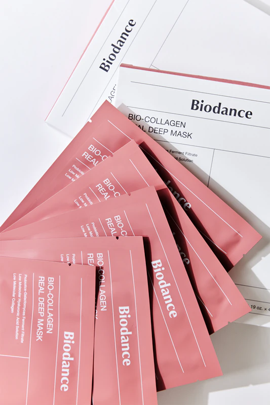 Biodance Bio-Collagen Real Deep Mask – eine intensiv feuchtigkeitsspendende Hydrogelmaske, die die Poren verkleinert.
