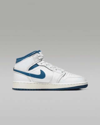 Air Jordan 1 Mid SE Older Kids' Shoes