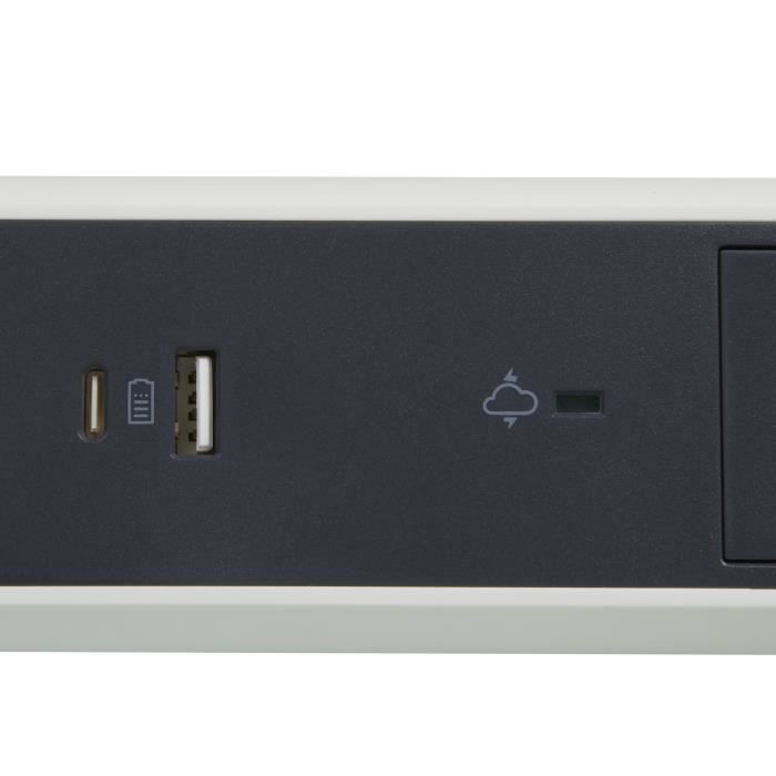 Regleta protectora contra sobretensiones LEGRAND FB 3x2P+T premium con puerto USB A+C, 1,5 m, blanca/