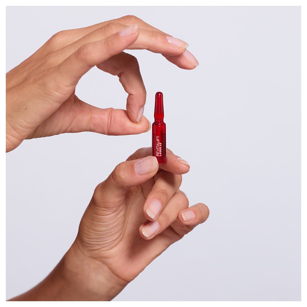 „L'Oréal Paris Revitalift“ veido šveitimo lazeriu ampulės nuo senėjimo – 9,1 ml