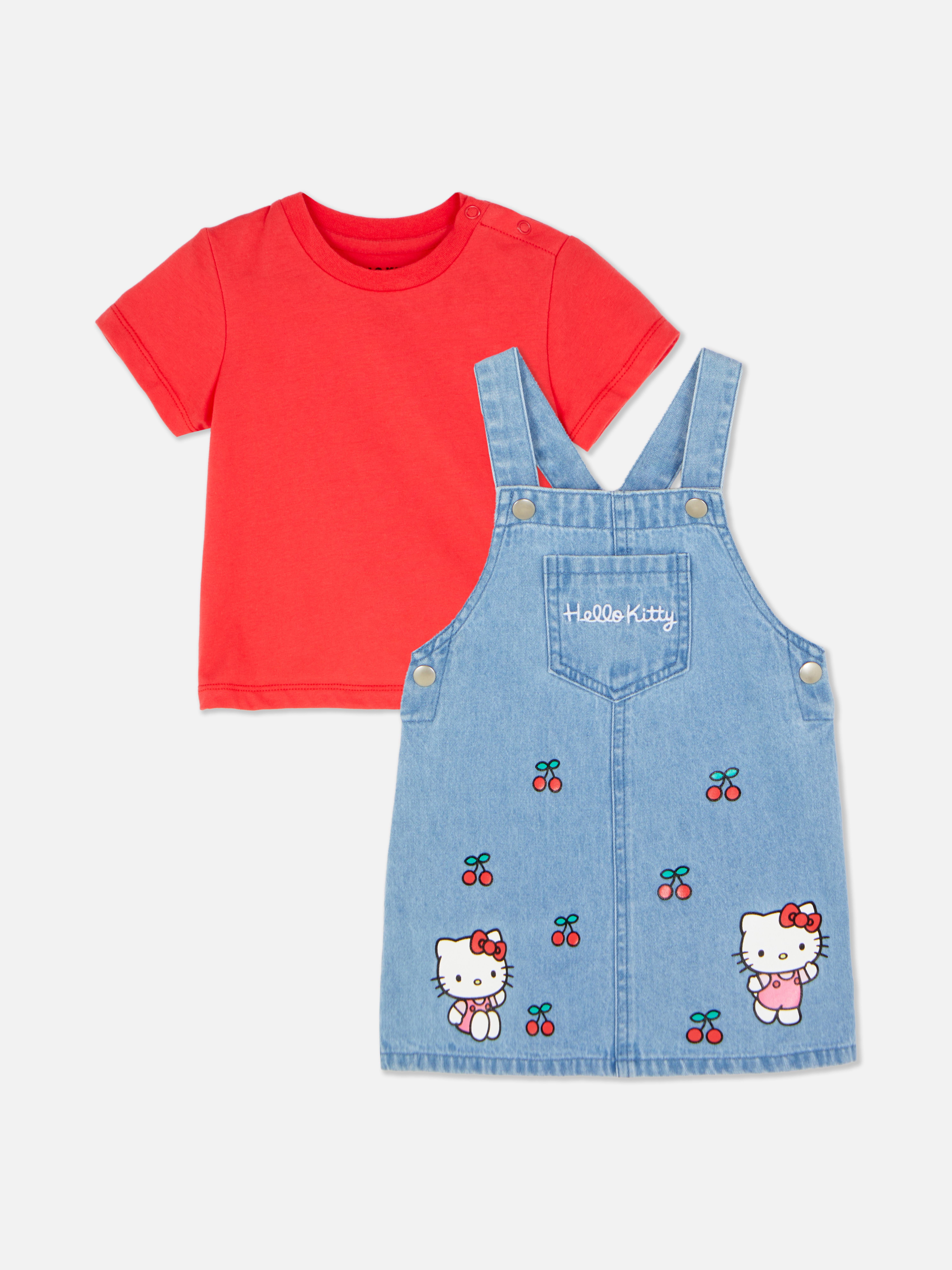 Completo composto da t-shirt e salopette in denim di Hello Kitty Una t-shirt con il design di Hello Kitty e una salopette in denim.