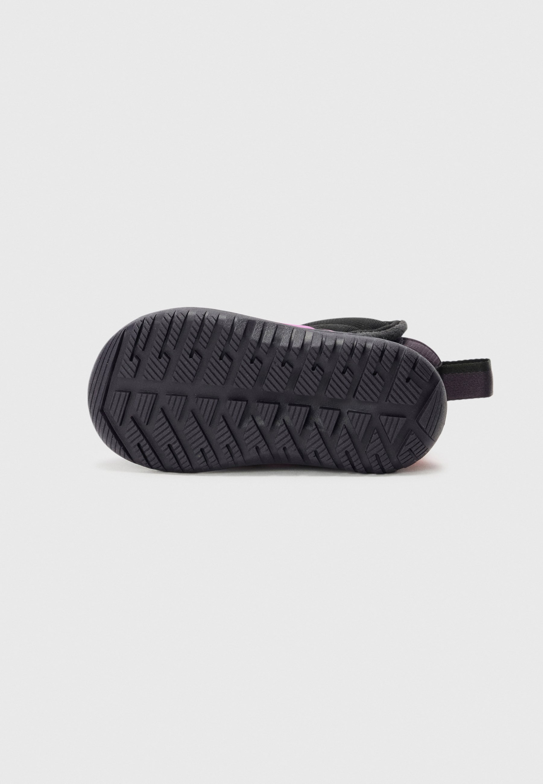 adidas Performance WINTERPLAY UNISEX - Vinterstøvler - core black/purple burst/impact orange