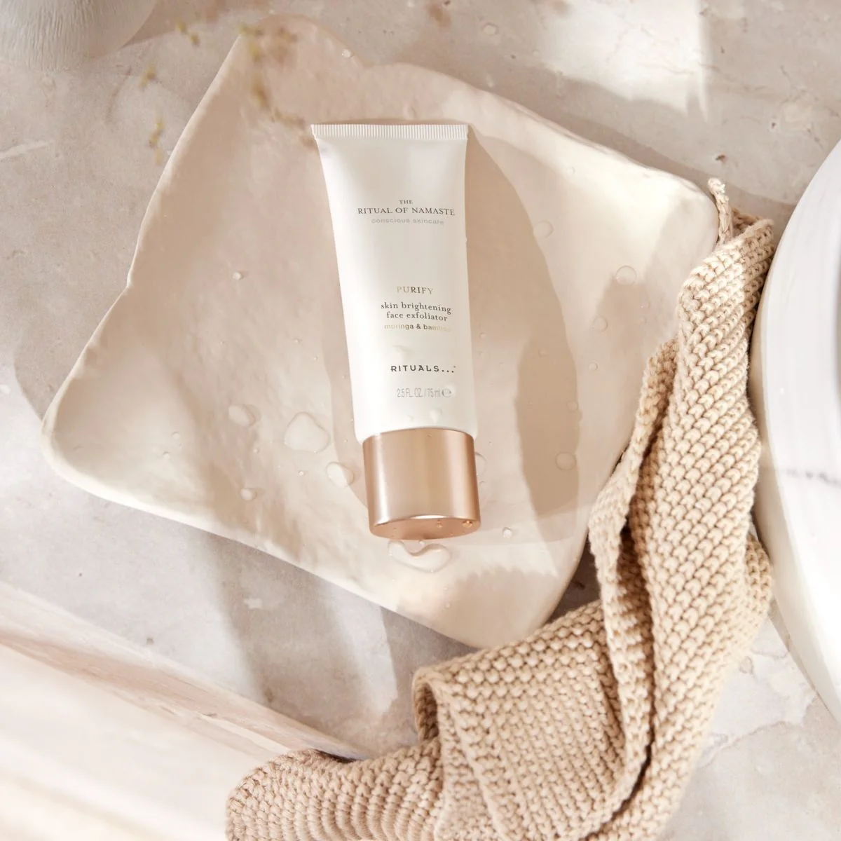 The Ritual of Namaste Purify Skin Brightening Face Exfoliator - Esfoliante viso