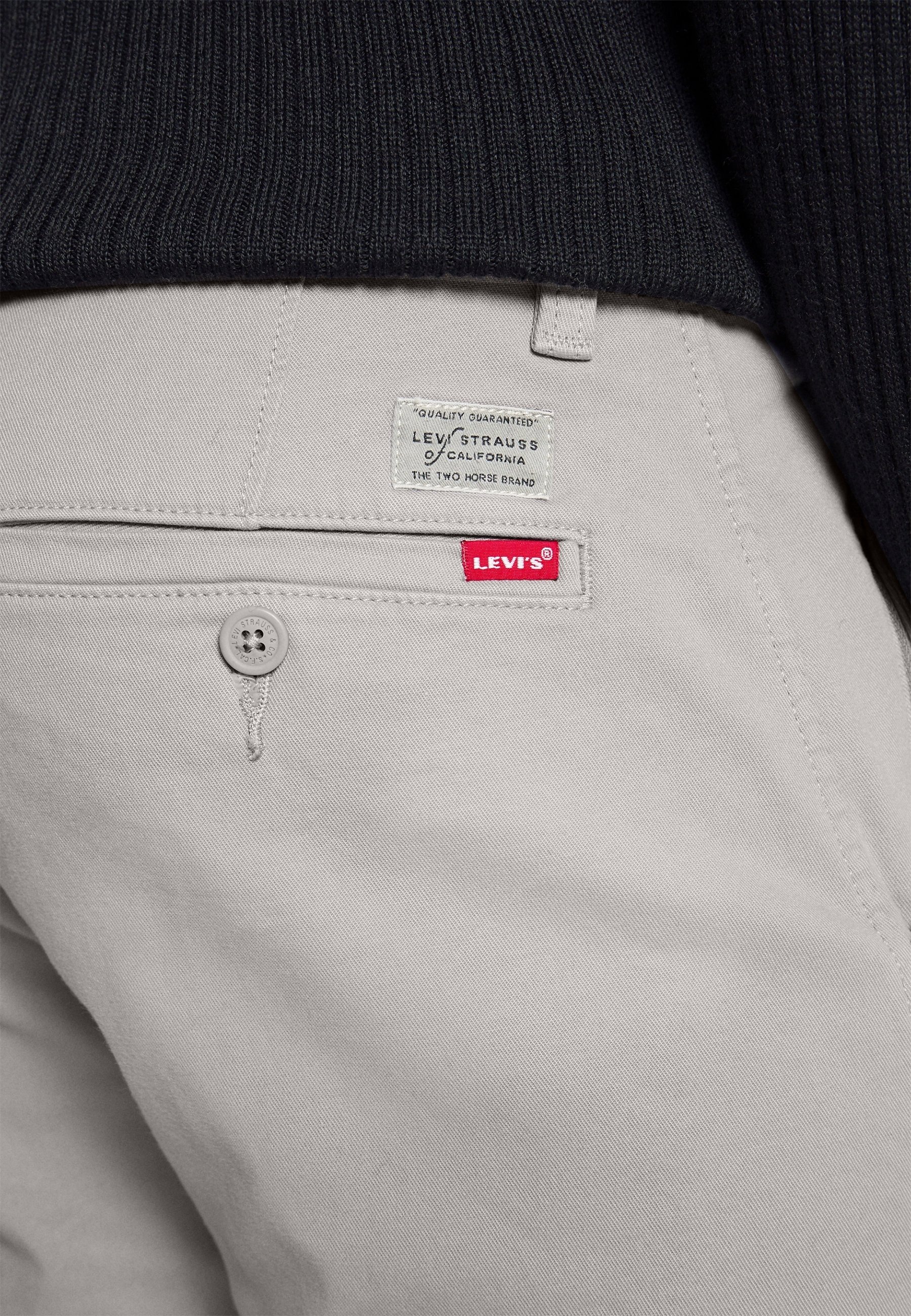 Chinos Levi's® - couleur argent