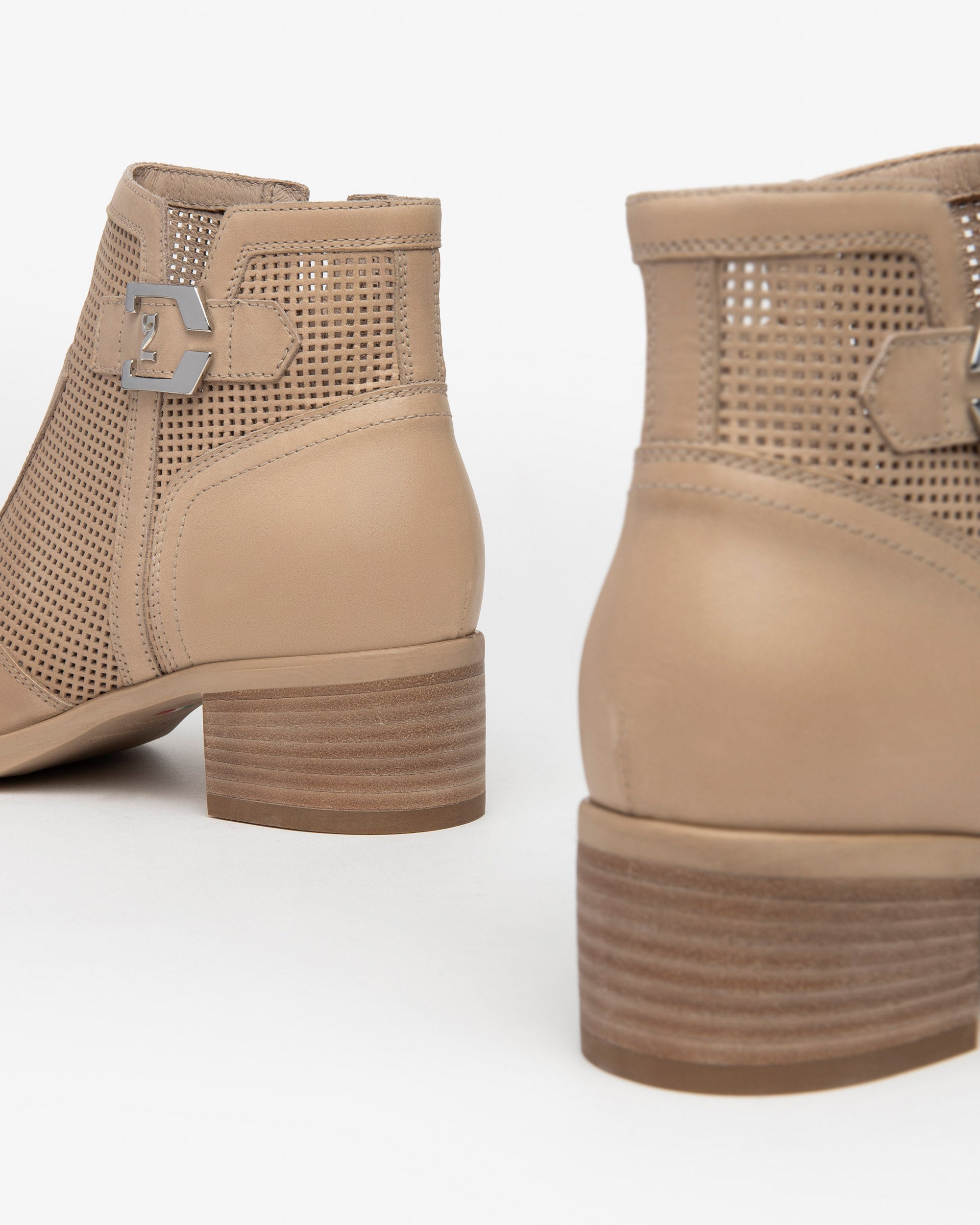  Damen-Ankle-Boots aus Leder