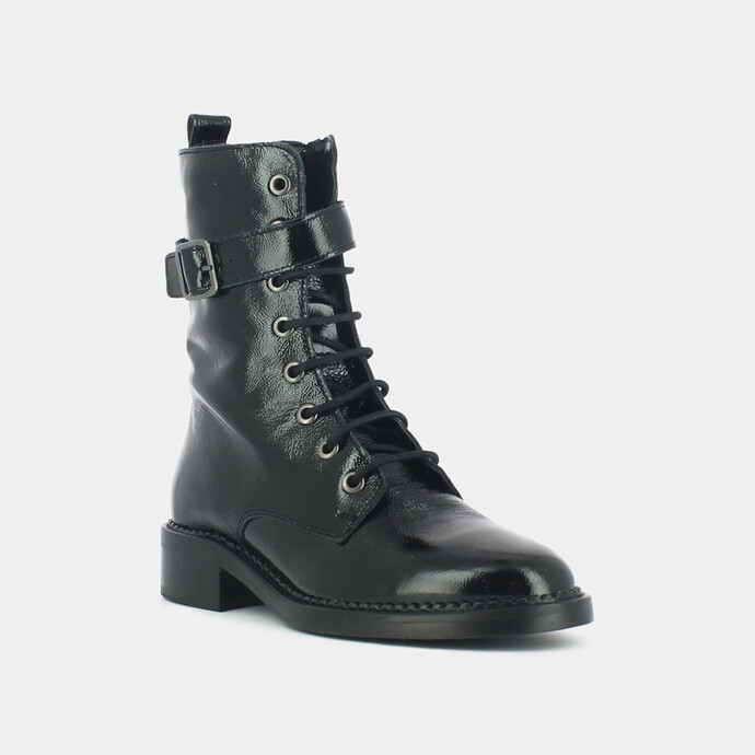 Bottes à talons et surpiqures  en vernis noir
