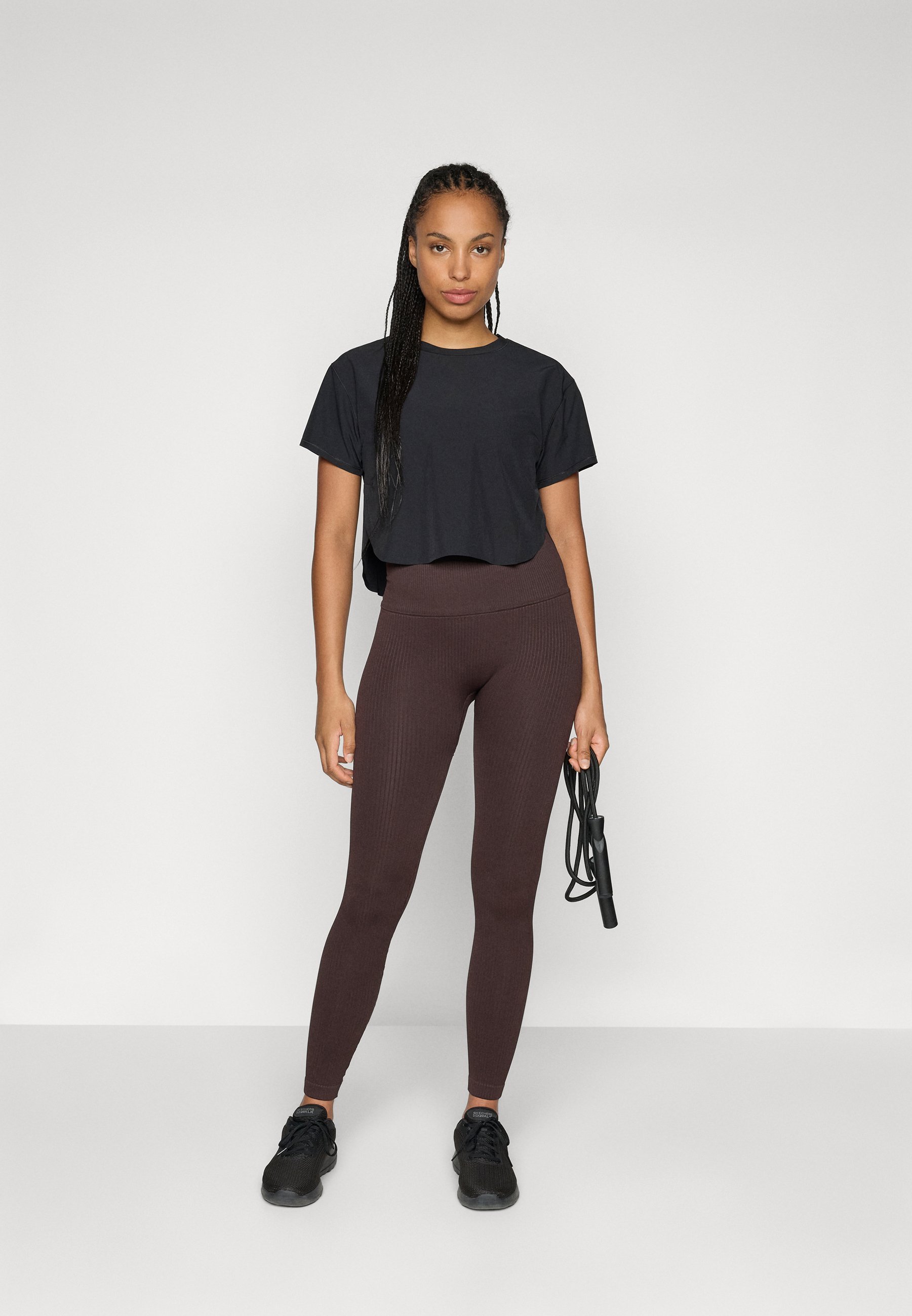 Champion TRAINING TECH CREWNECK - Sportska majica kratkih rukava - crna