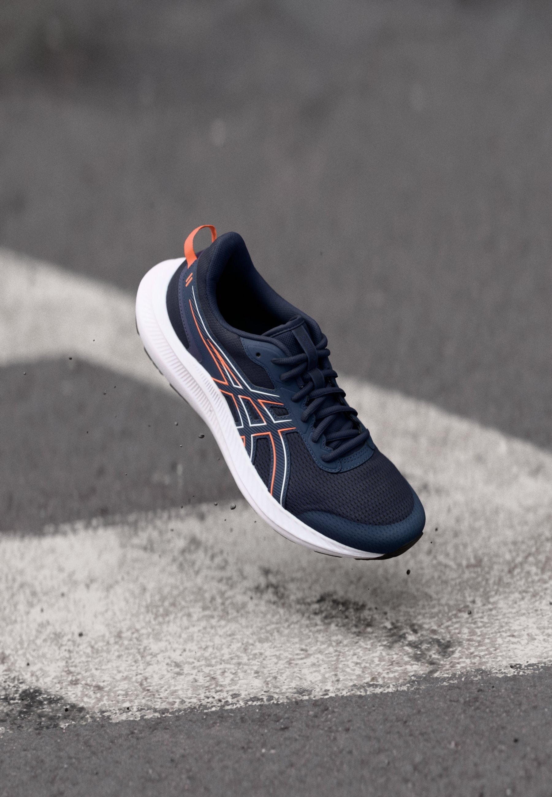 ASICS JOLT 5 - Cestné bežecké topánky - polnočná/živá koralová