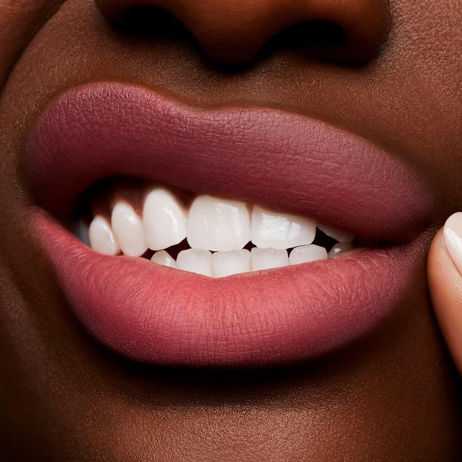 MAC Lipstain Powder Kiss šķidrā lūpu krāsa - 5 ml