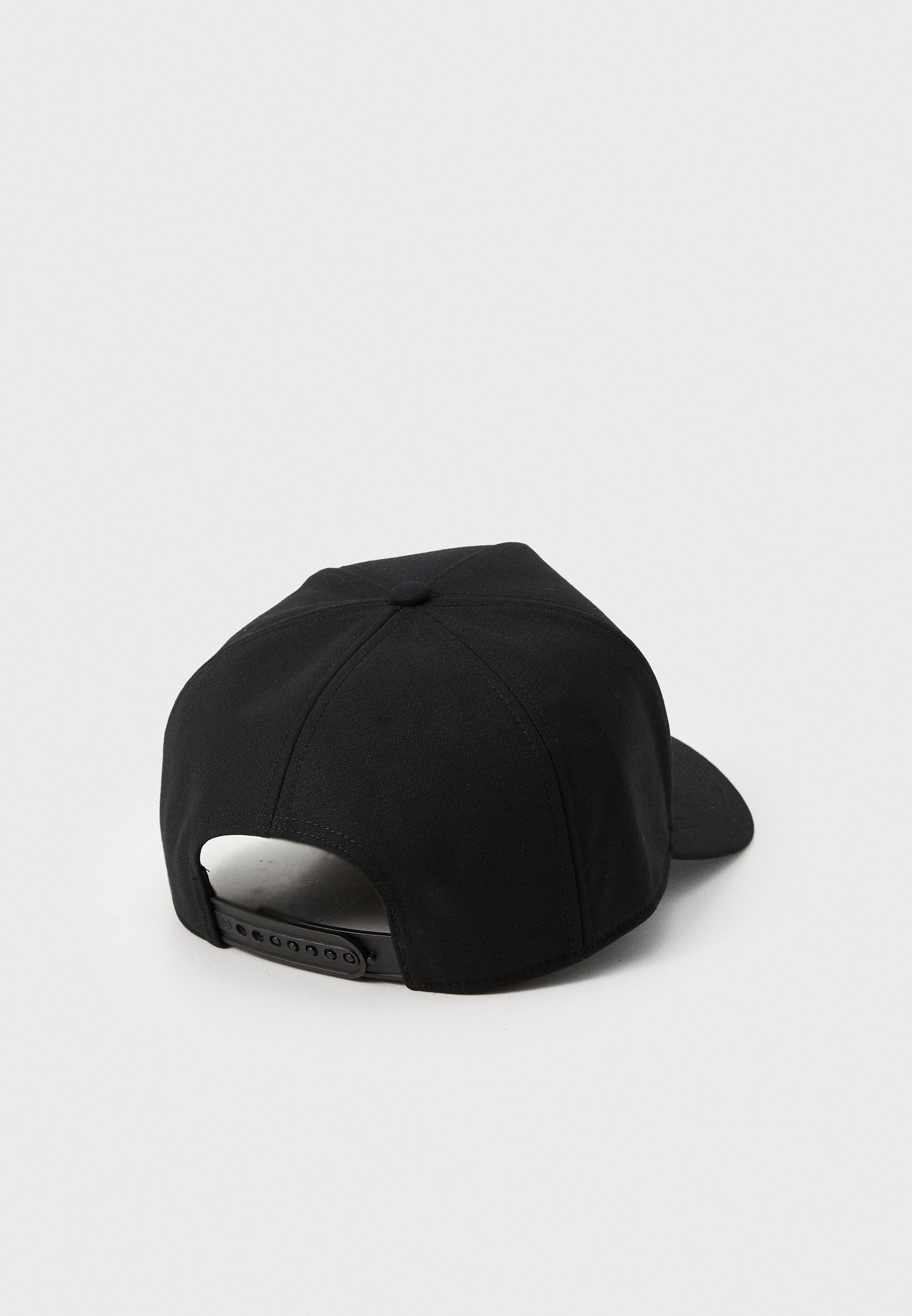 '47 Caps