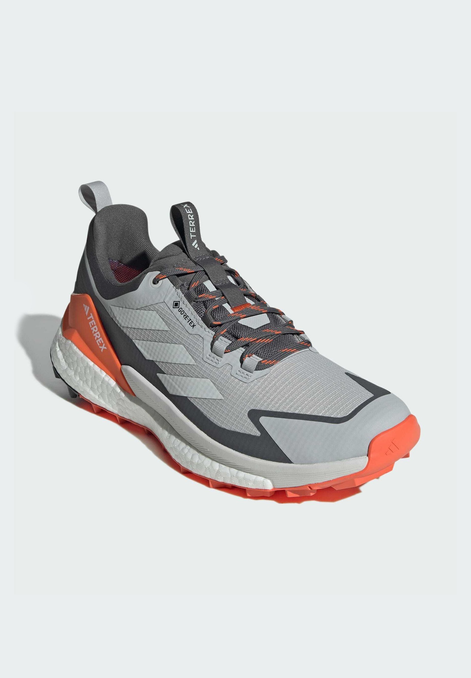 Adidas Terrex FREE LOW GTX - Chaussures d'escalade - gris deux gris un gris cinq