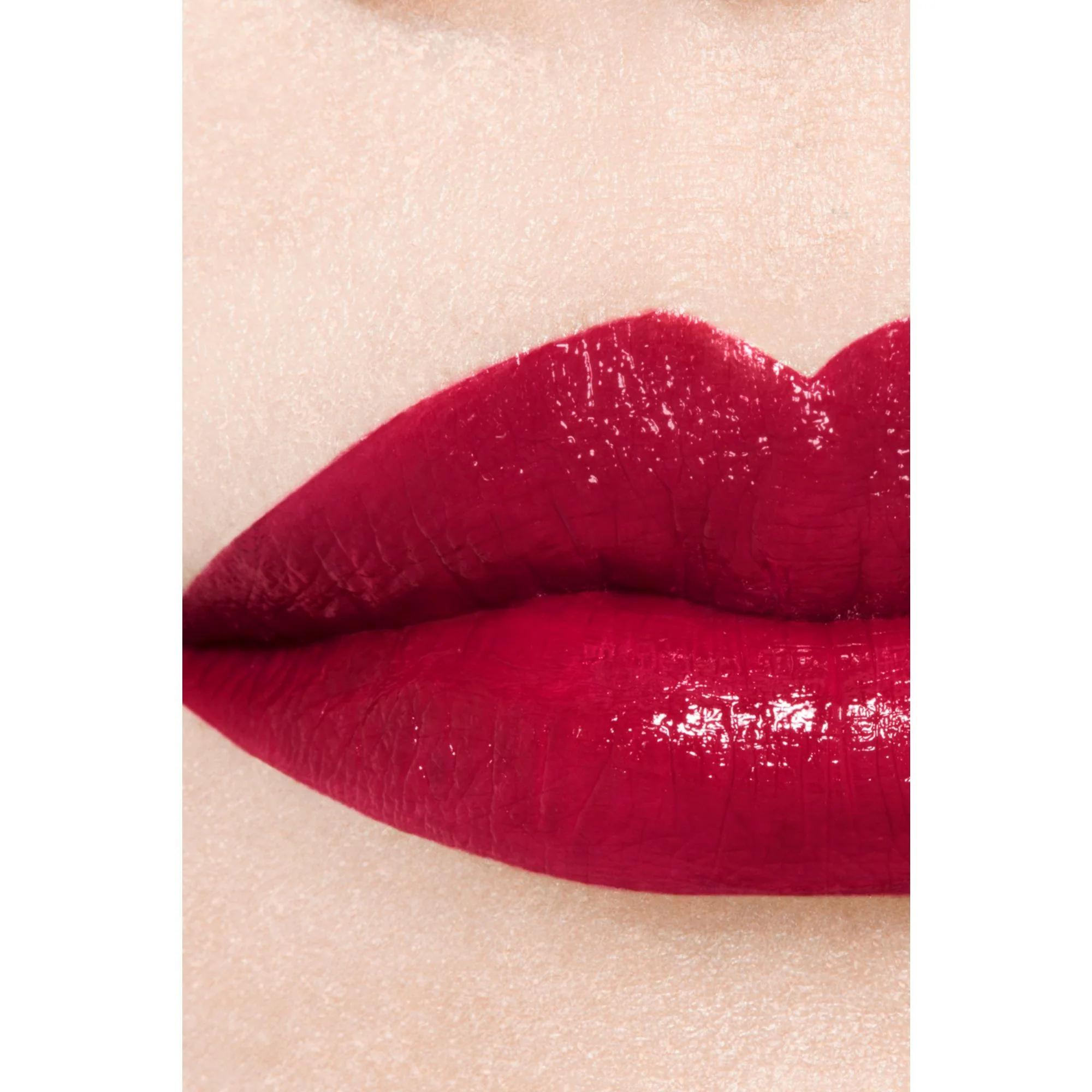 ROUGE ALLURE LAQUE - IL ROSSETTO FLUIDO BRILLANTE TENUTA ESTREMA
