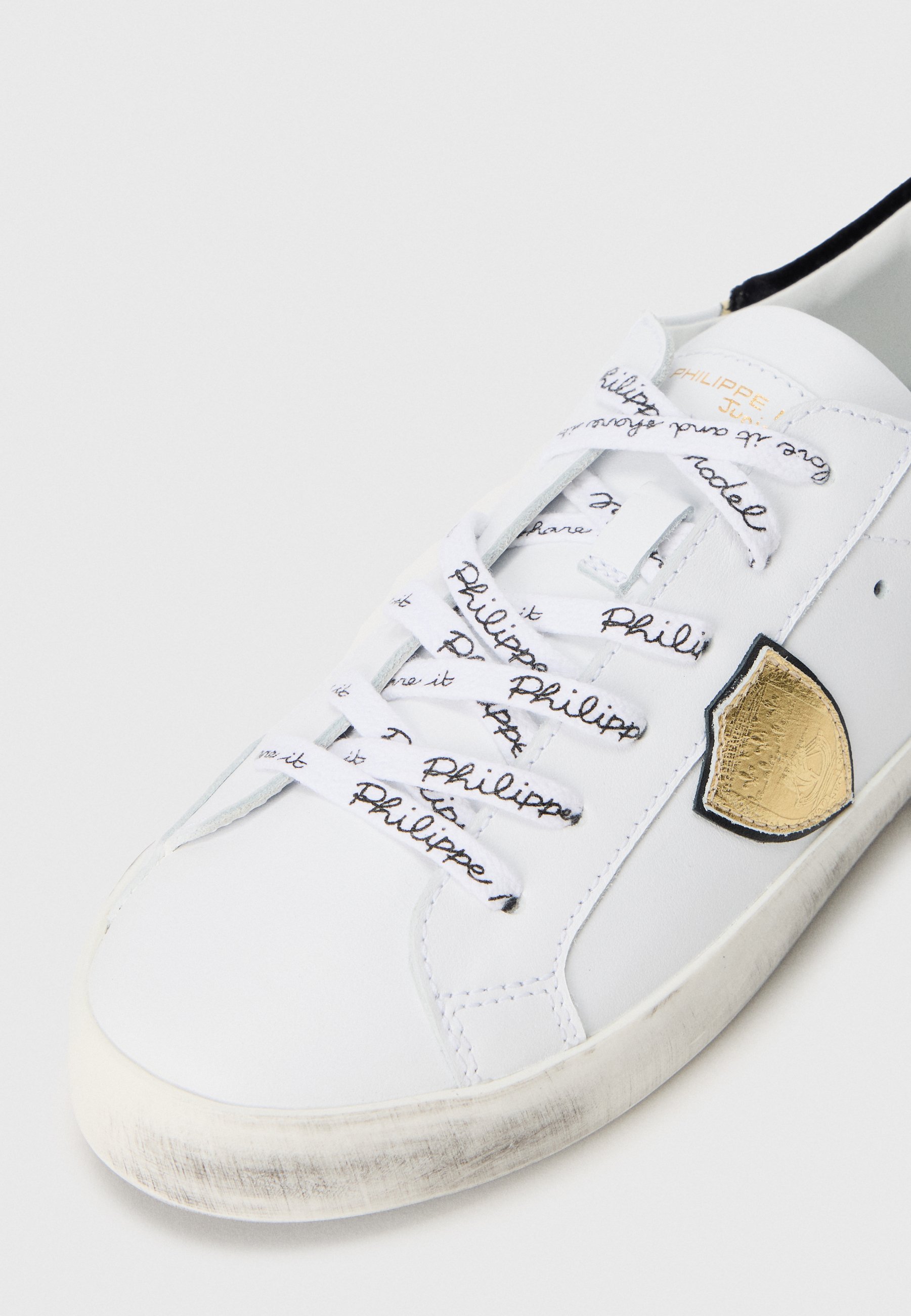 Tênis Philippe Model UNISSEX - nas cores branco/preto/dourado