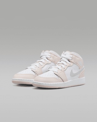 Air Jordan 1 Mid Older Kids' Shoes