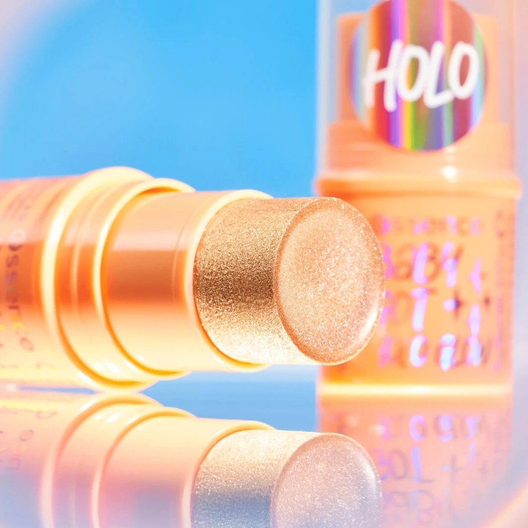 Essence Baby got holo glow