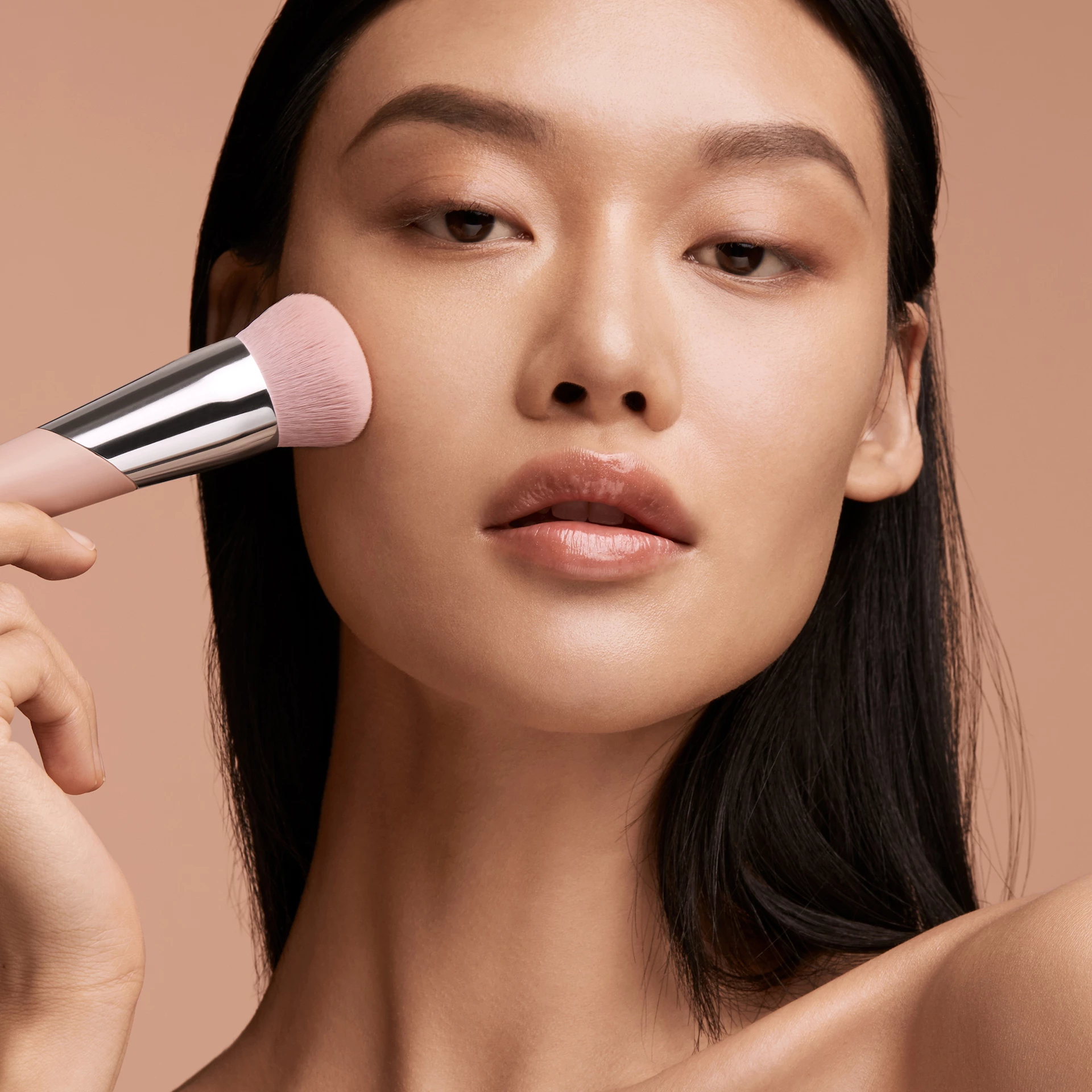 Kabuki-Buff kist za puder 115 - Fenty Beauty
