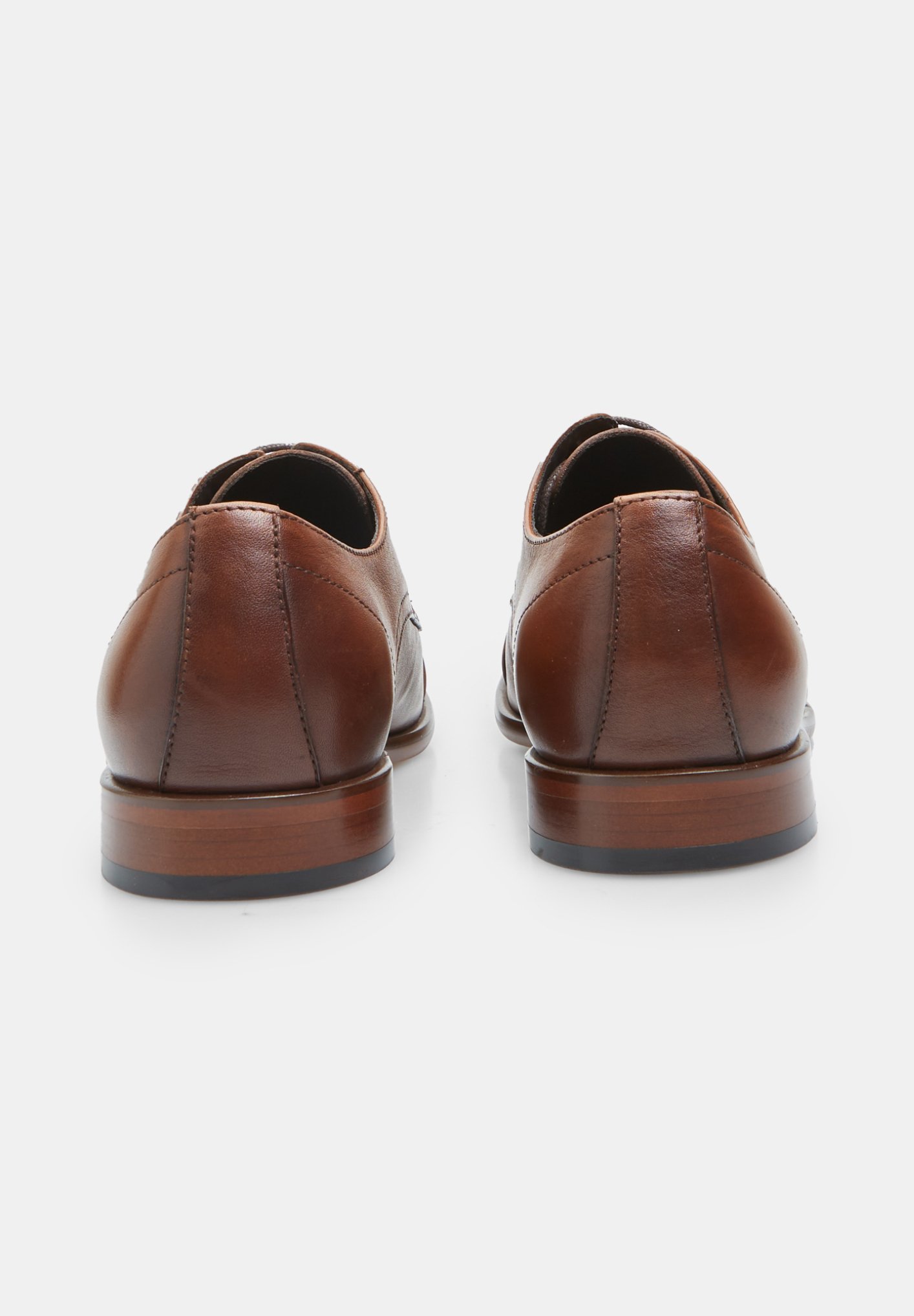 Chaussures à lacets Bata - beige