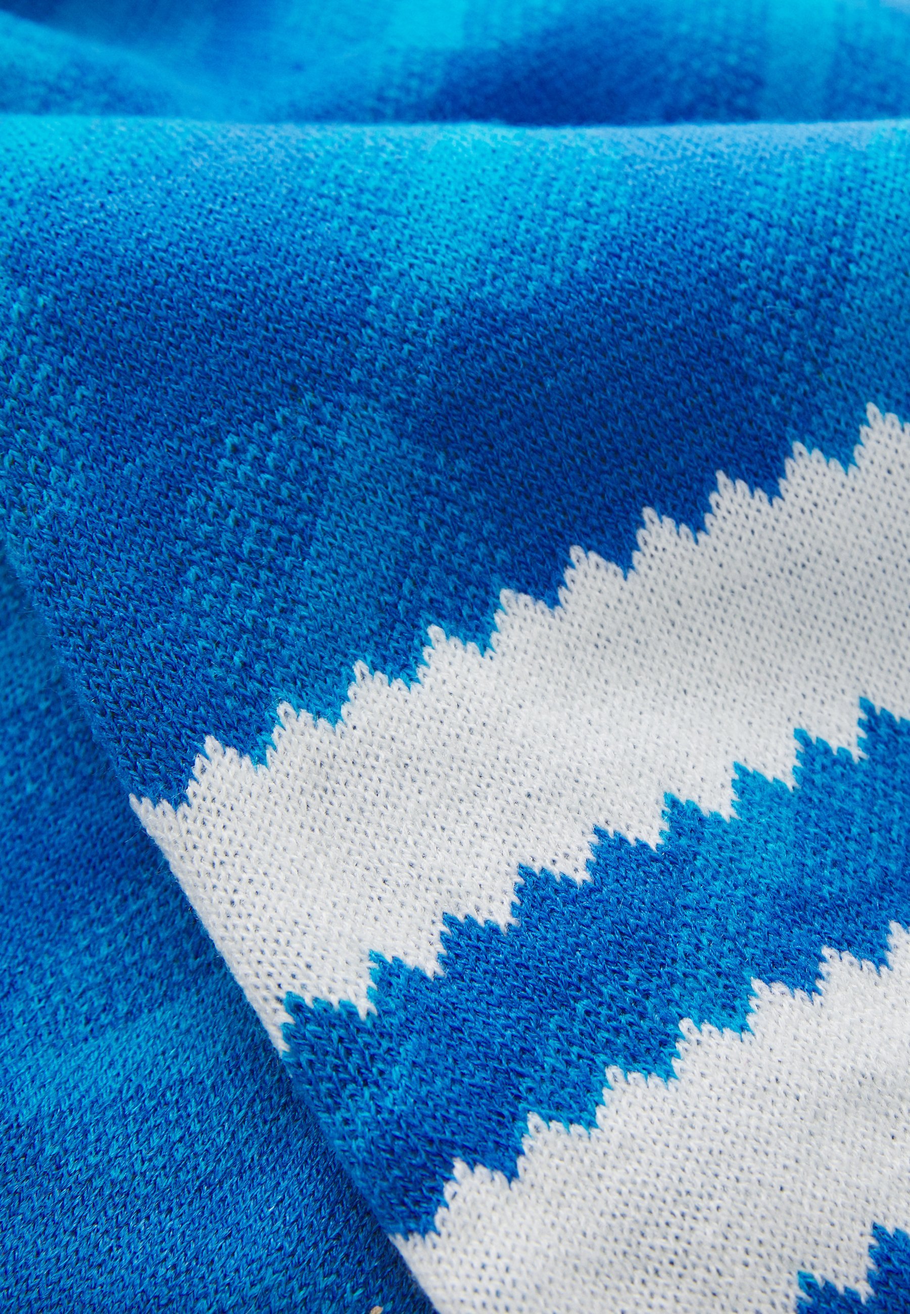 adidas Originals REAL MADRID THIRD SCHAL UNISEX - Clubwear - Bluebird/Weiß