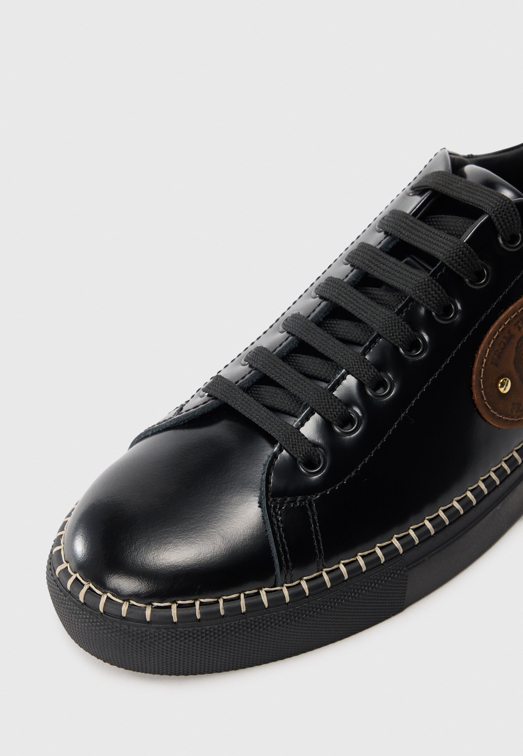 Baskets MOSCHINO - noires
