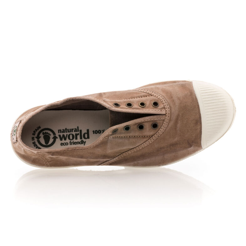 Zapatillas deportivas para mujer color beige.