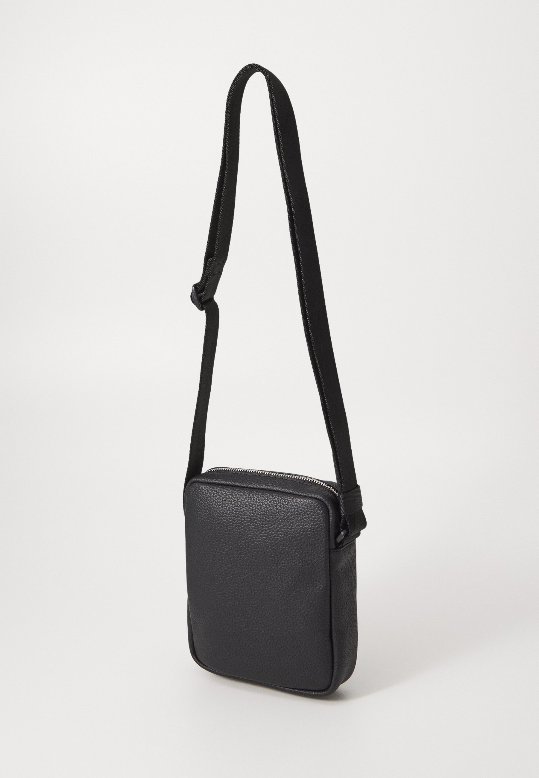HUGO ETHON UNISEX - Õlakott - must