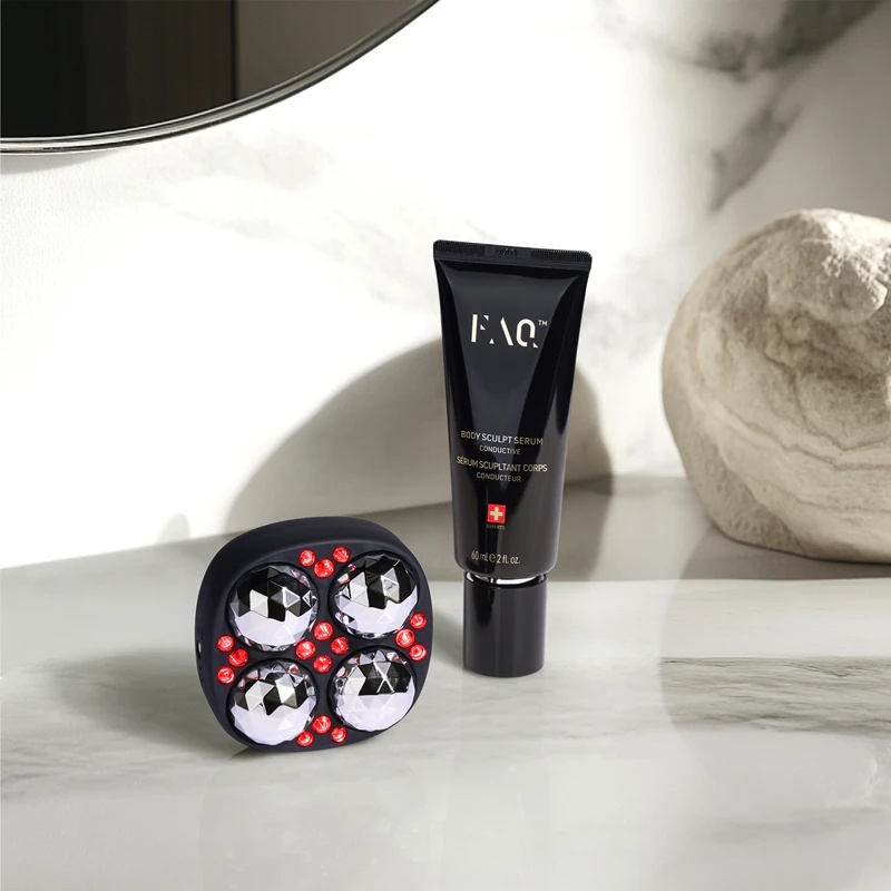 FOREO FAQ™ 411 Naprava za mikrotokovno toniranje