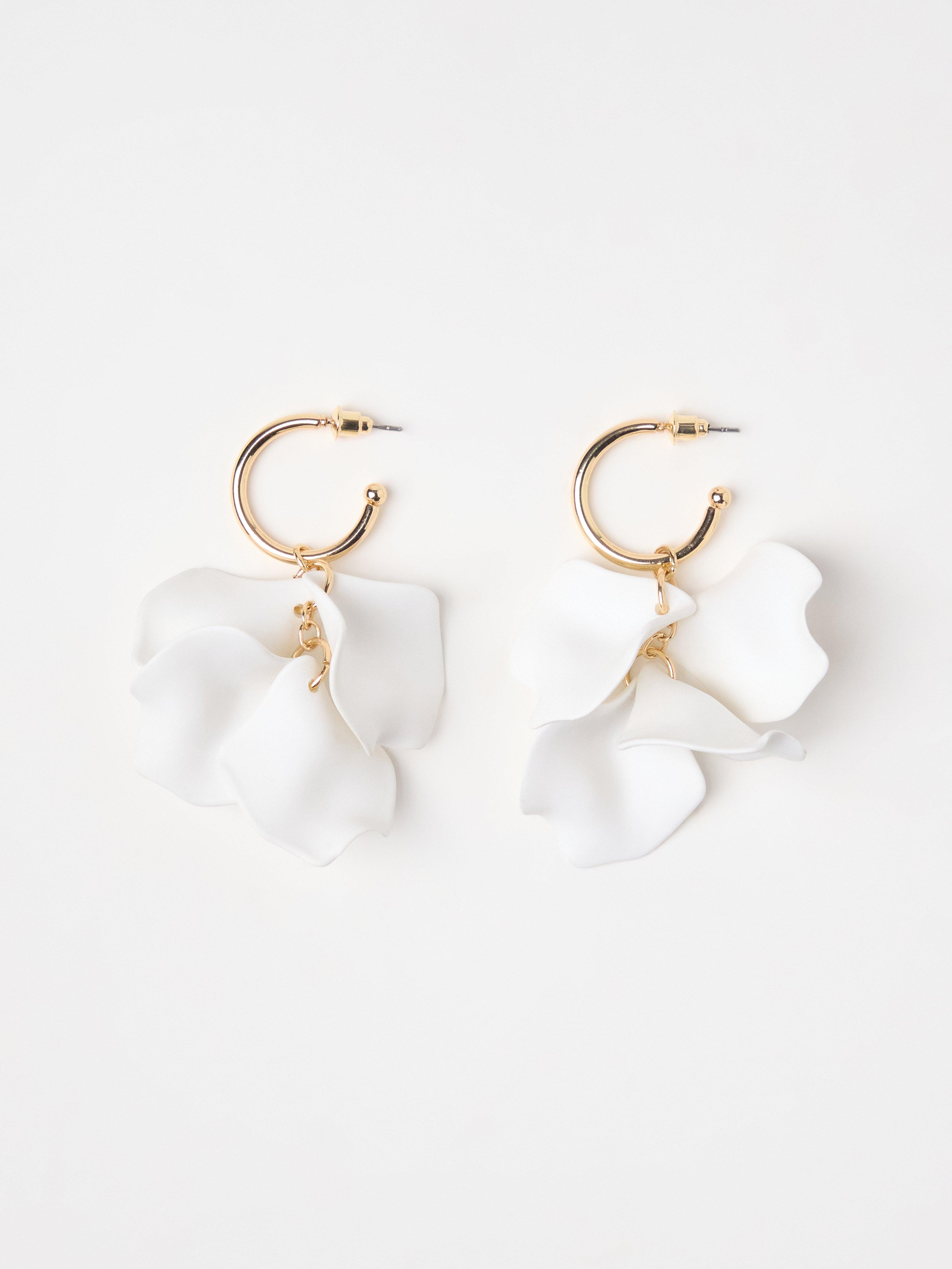 Pendientes blanco roto