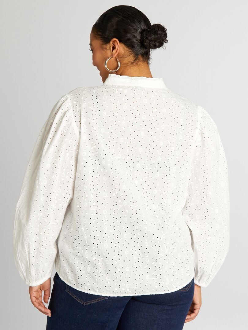 Blusa con bordado de puntada inglesa - BLANCA