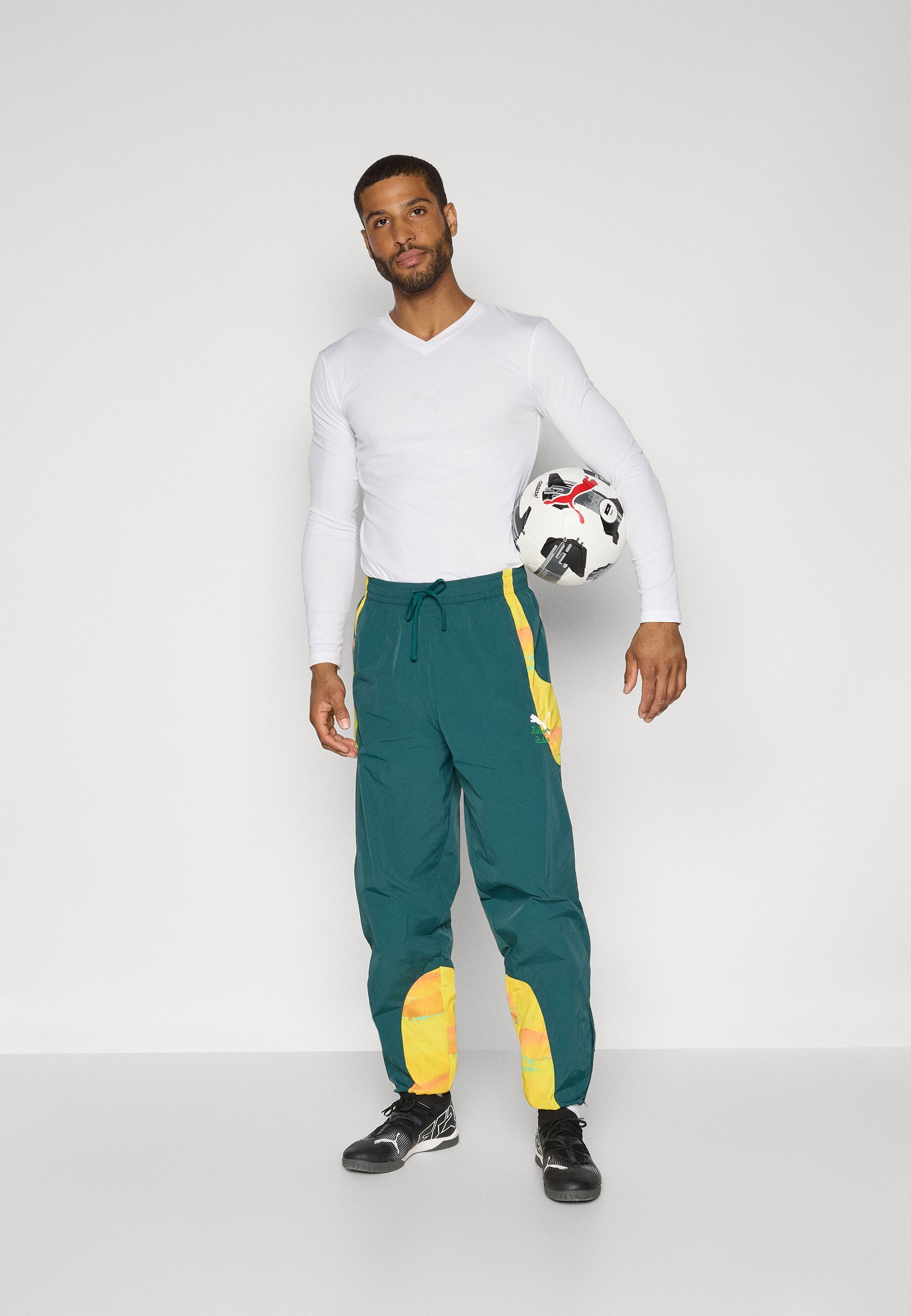 Puma KIDSUPER MAMELODI SUNDOWNS FC REISBROEK - Clubkleding - groen terrein/geel