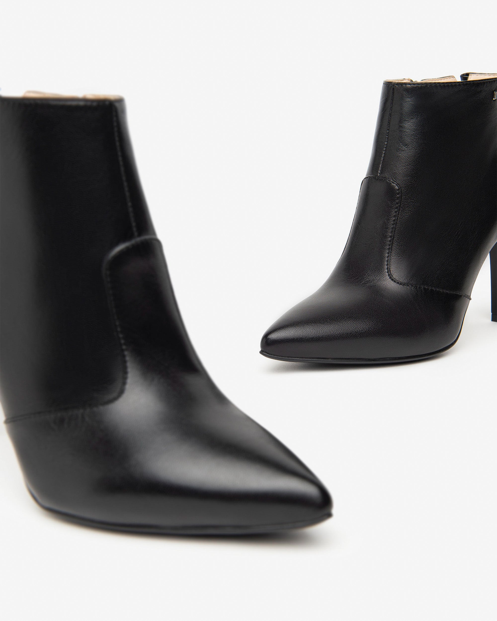  Damen-Ankle-Boots aus Leder