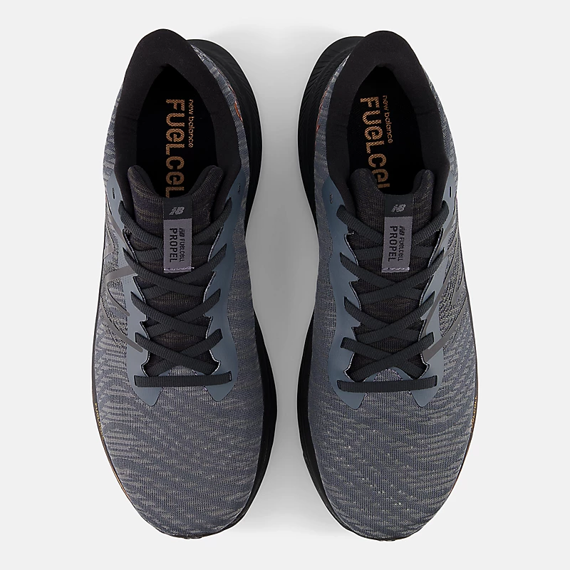 FuelCell Propel v4 herenschoenen – Grafiet met zwarte en koperkleurige metallic accenten