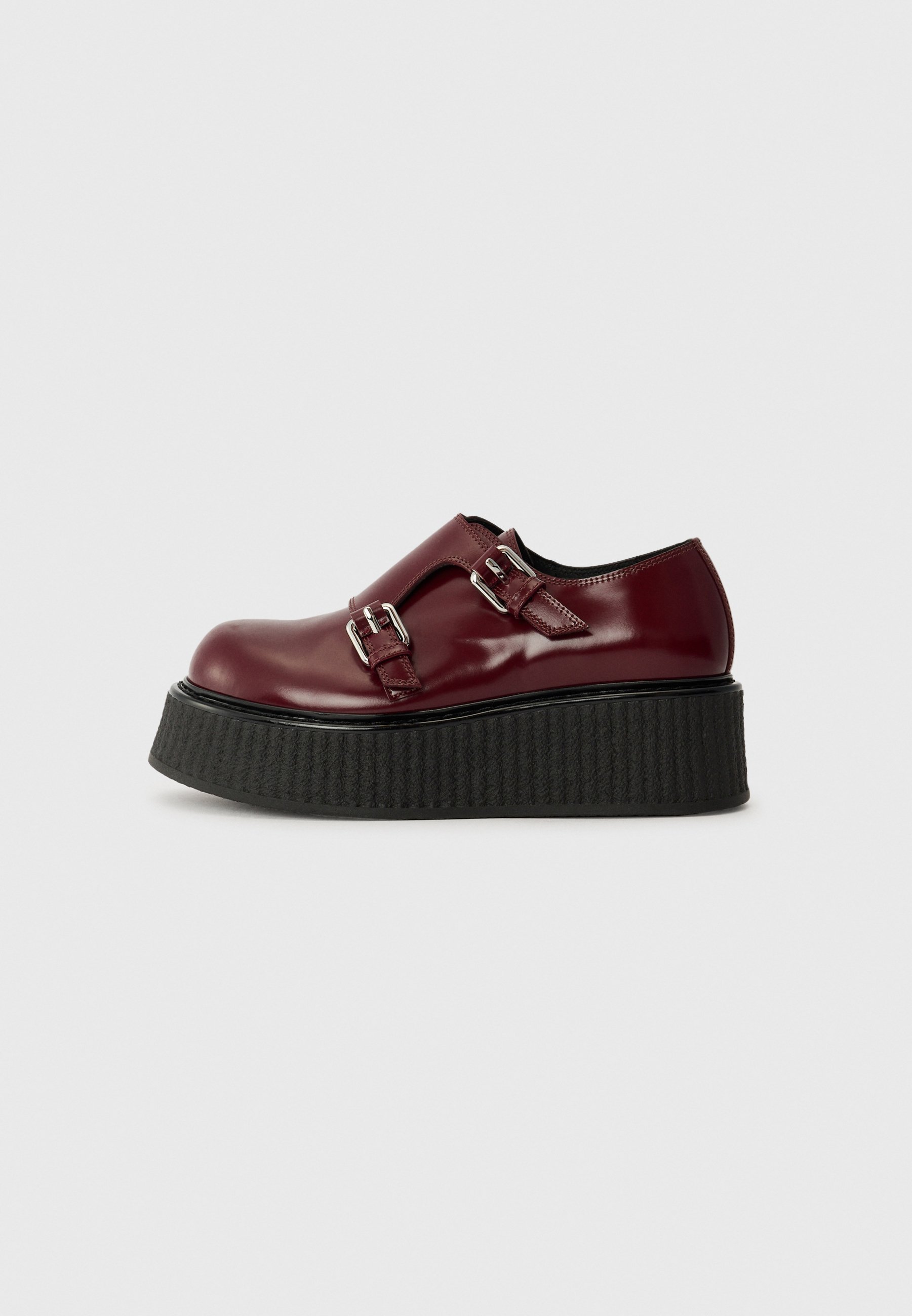 MOSCHINO Slip-ons - vino