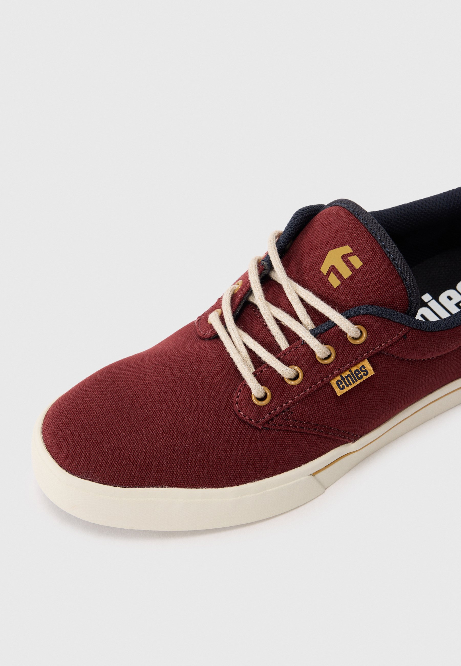 Baskets basses Etnies