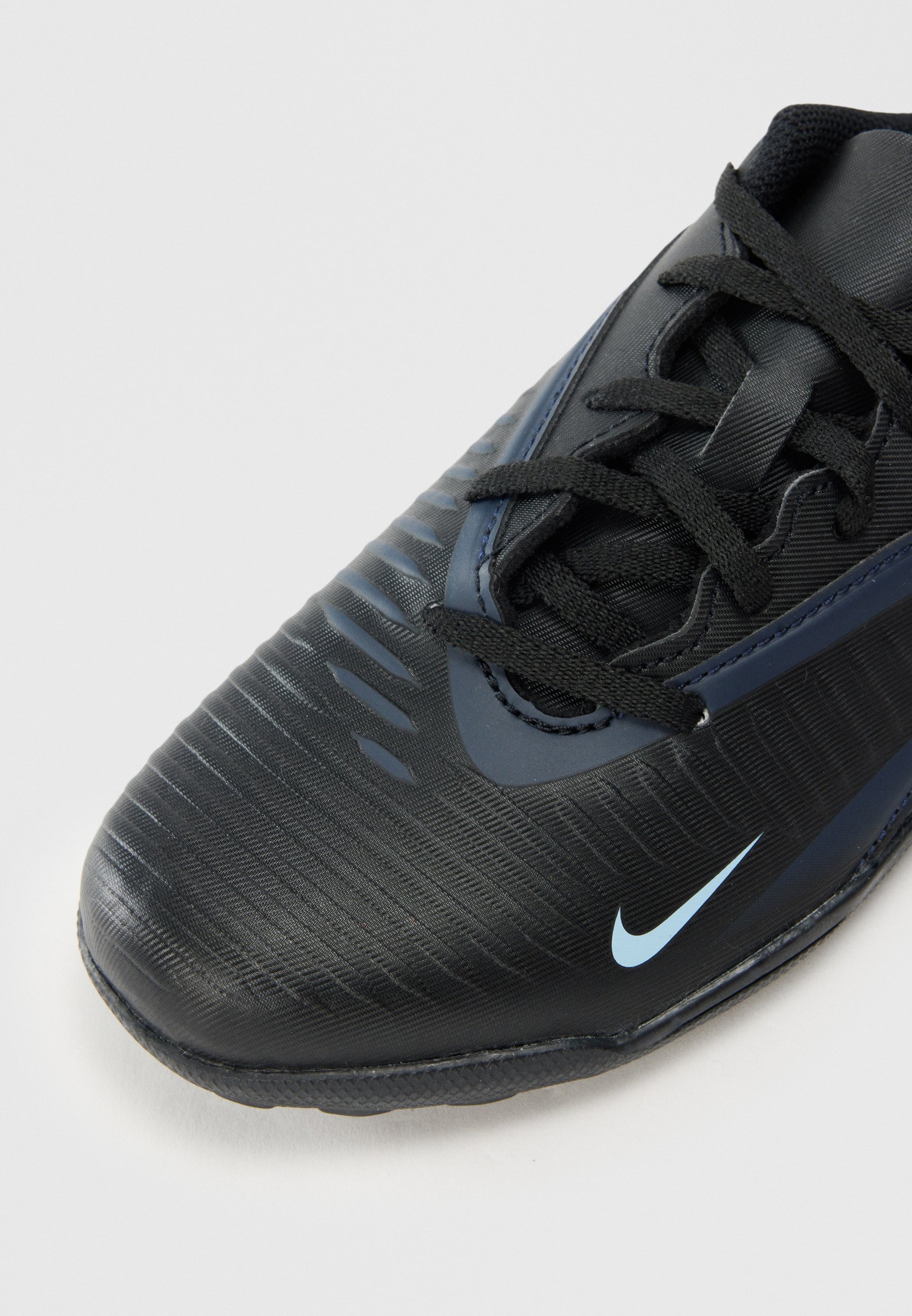 Nike Performance JR PHANTOM 6 LOW CLUB TF UNISEX - Voetbalschoenen voor stevige ondergrond - zwart