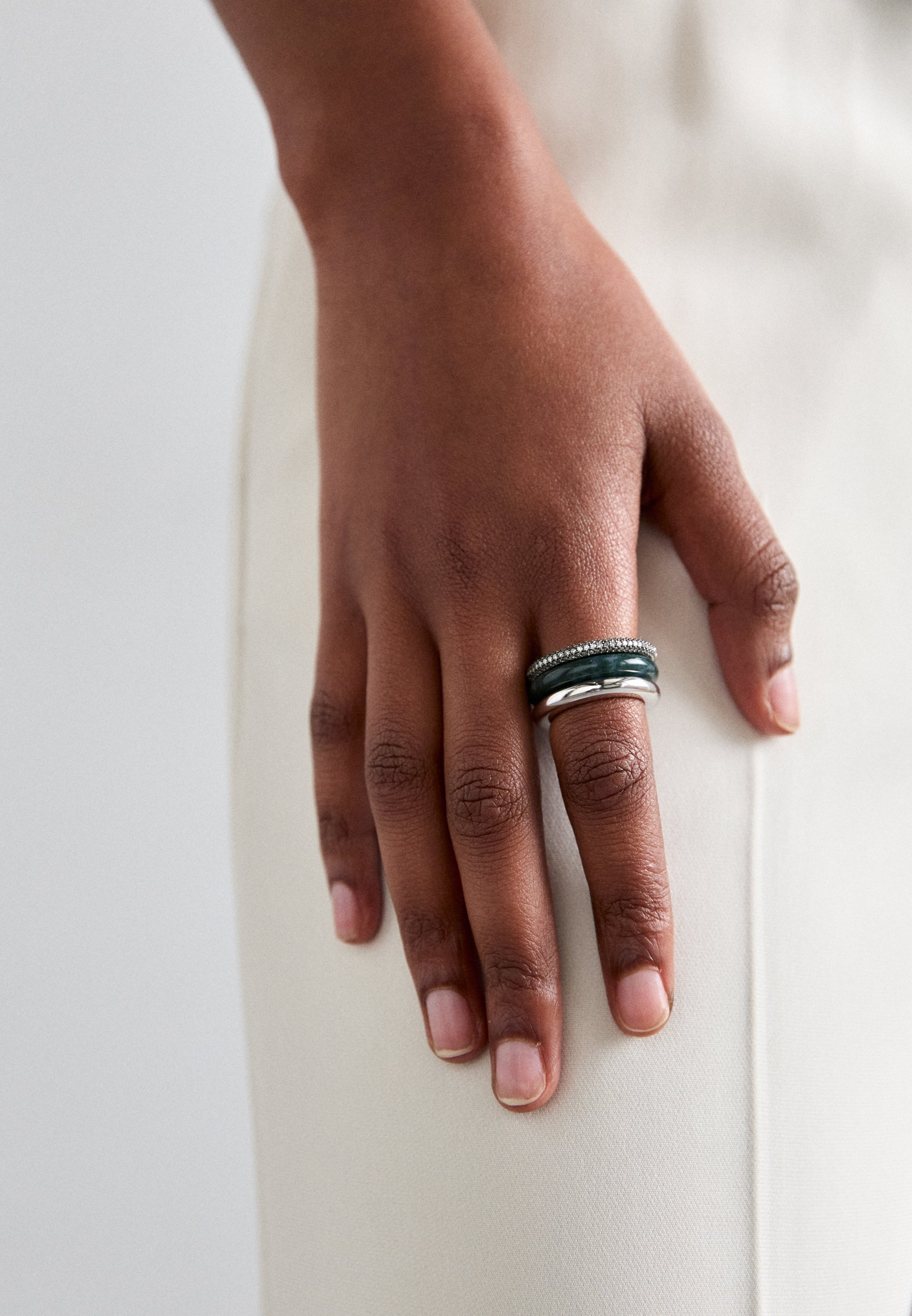 Av Pariah Rings