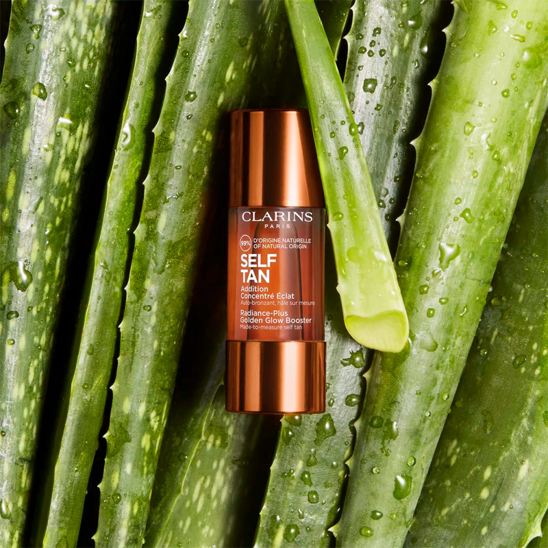 Clarins Self Tan Radiance-Plus Golden Glow Booster, produto autobronzeador facial.
