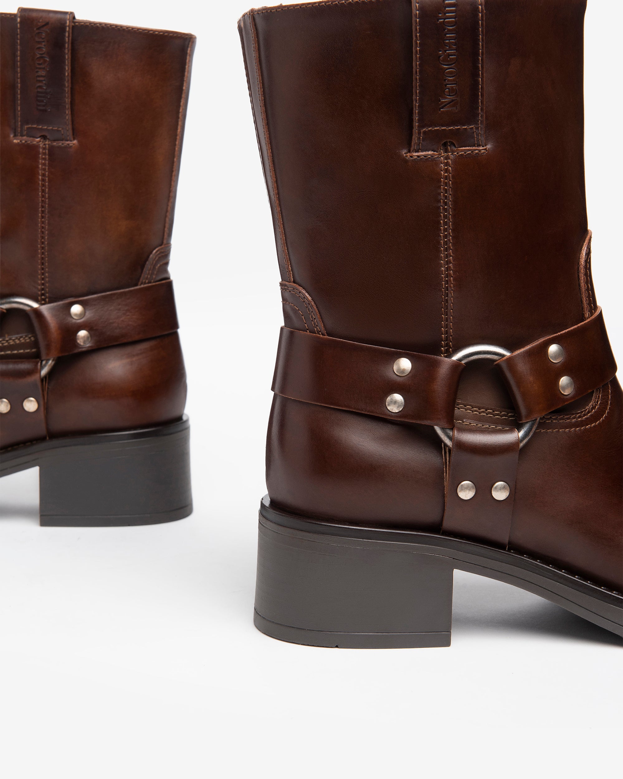  Damen-Ankle-Boots aus Leder