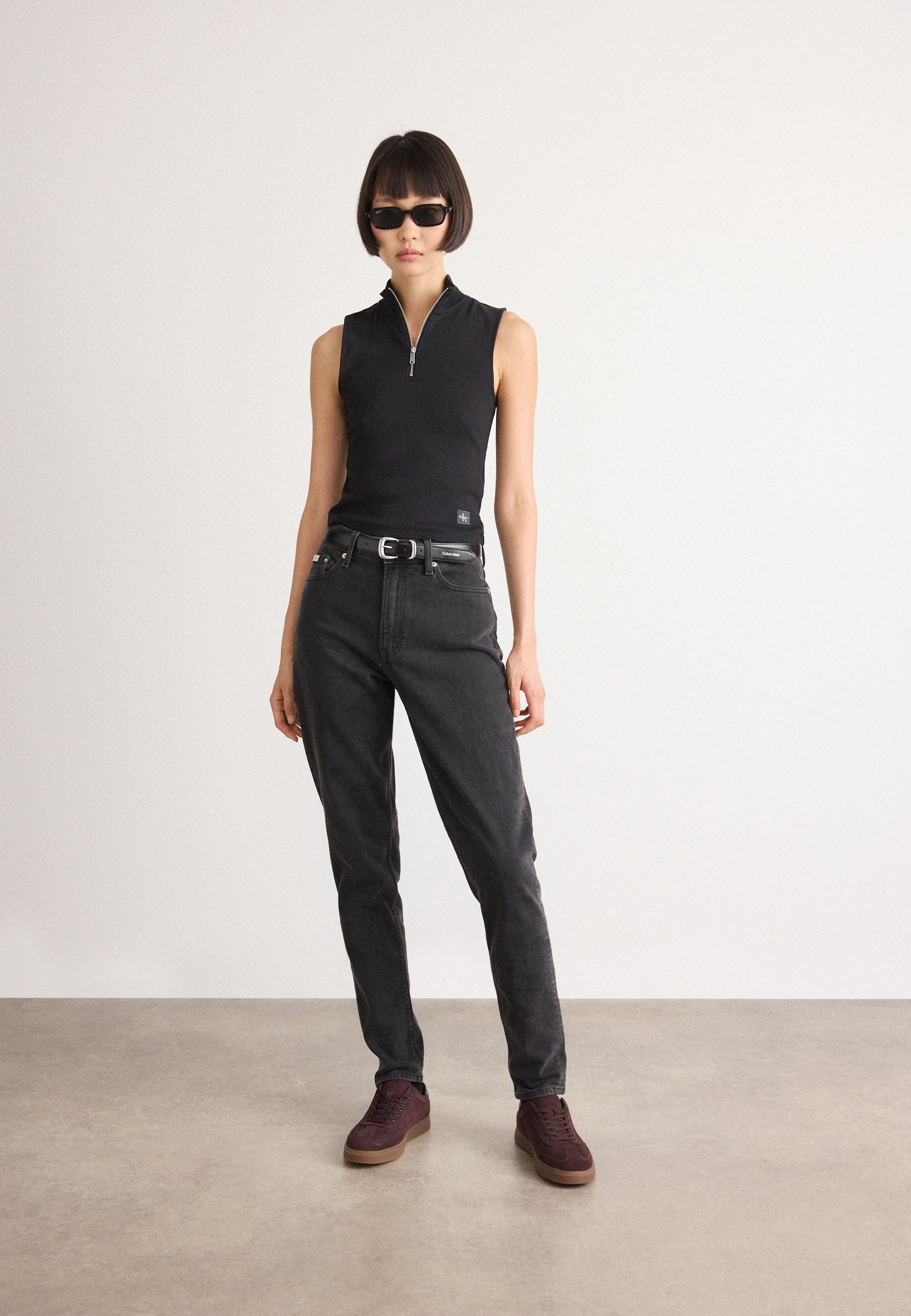 Calvin Klein Jeans MOM - Mom Jeans - essential black