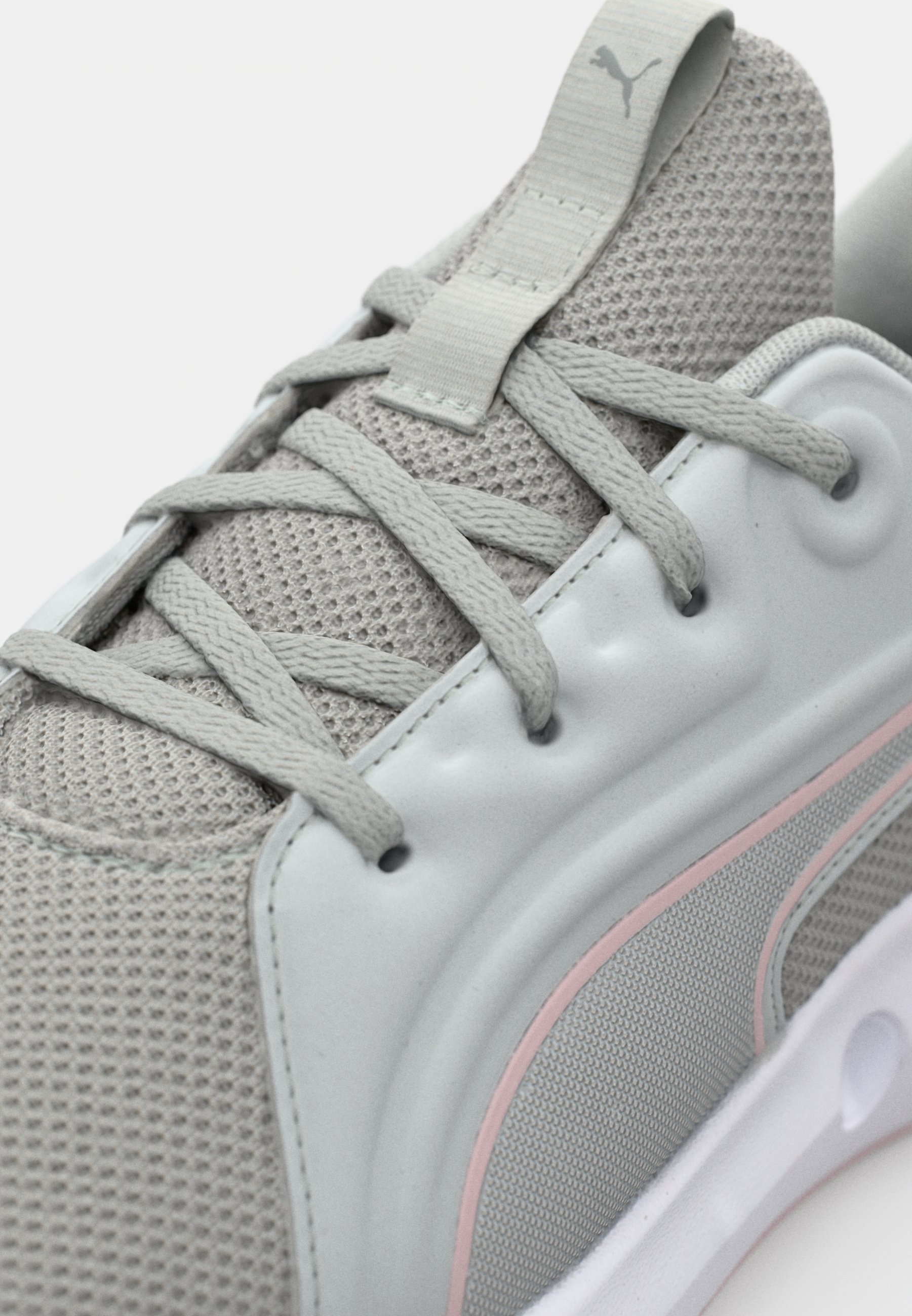 Puma SOFTRIDE CARSON UNISEX - Scarpa da allenamento - grigio chiaro/malva rosa/argento