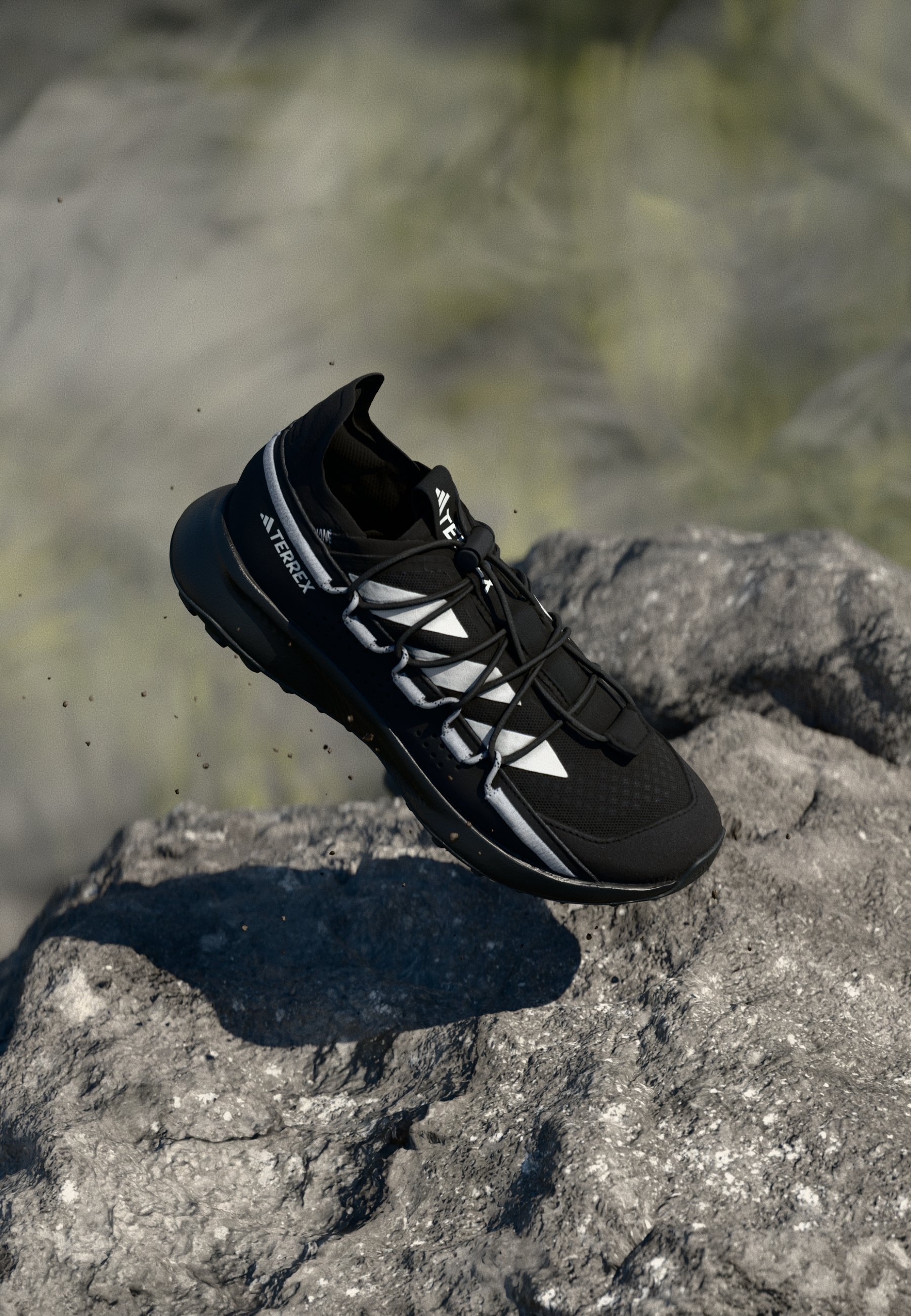 Adidas Terrex VOYAGER 21 TRAVEL - Wandelschoenen - core black chalk white grey two