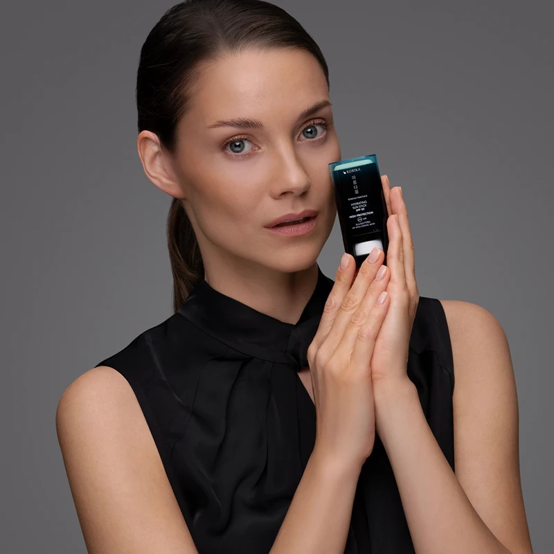 KORIKA Korean Heritage Silk & 8 Tips of Hialuronic Acid Hydrating Sun Stick SPF 50, krema za sončenje SPF 50