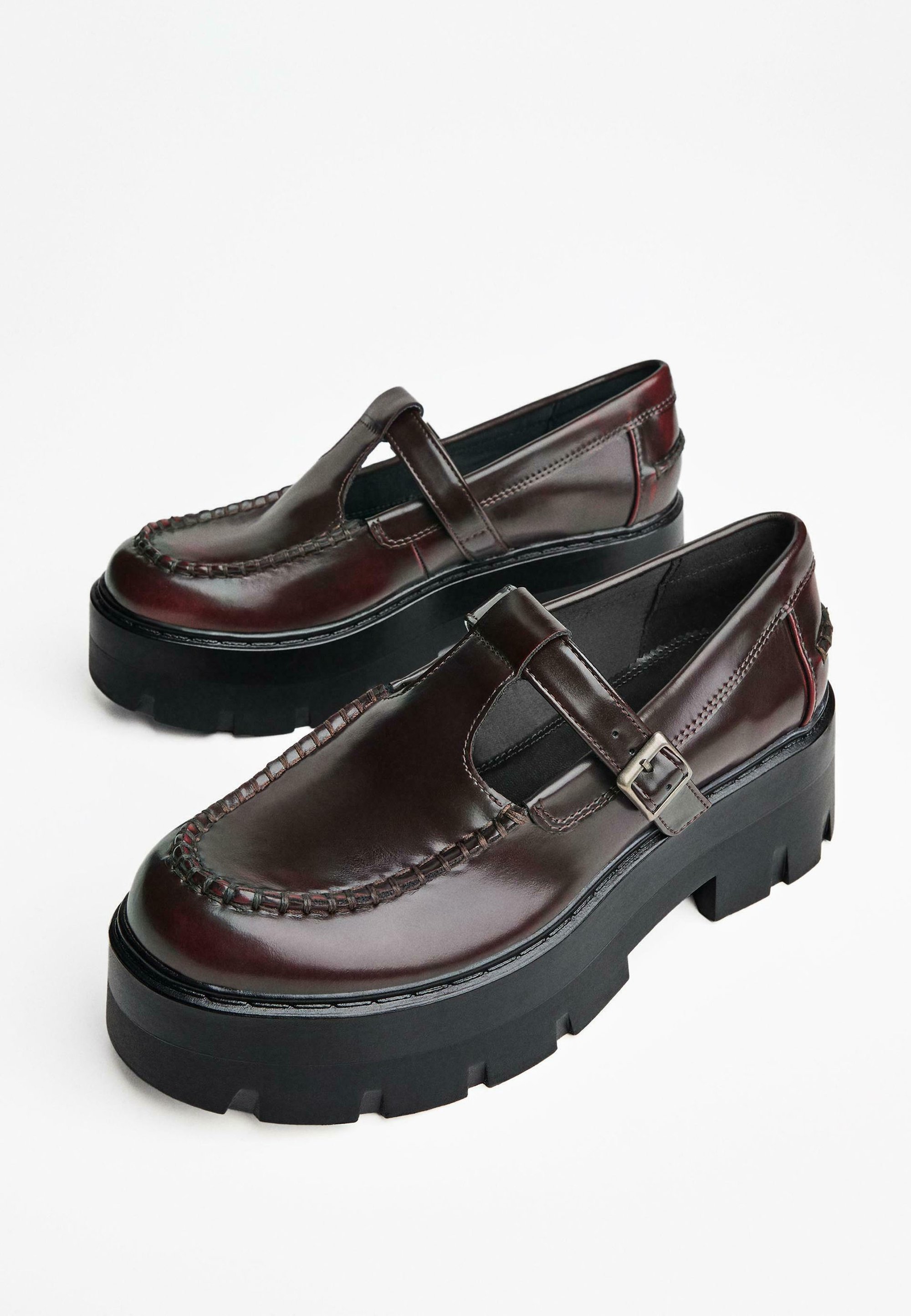 Bershka CHUNKY STRAPPY - Instappers - donkerrood