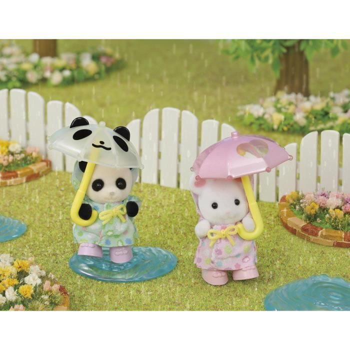 Figurines Articulées - SYLVANIAN FAMILIES - Duo Bébés en Habits de Pluie - Panda et Souris Marshmallow
