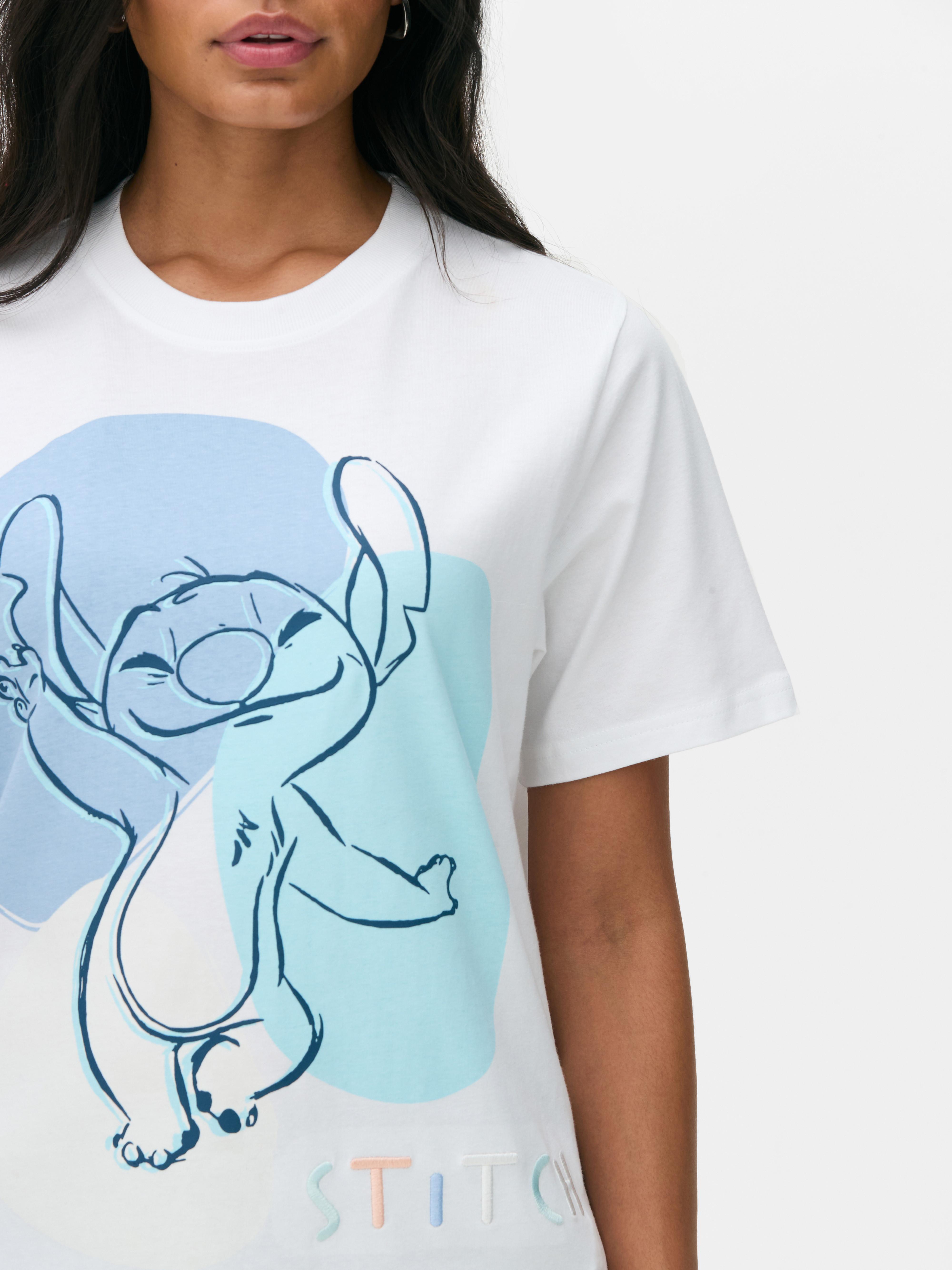 Tricou cu broderie Disney Stitch Un tricou cu imprimeu Stitch și text brodat colorat