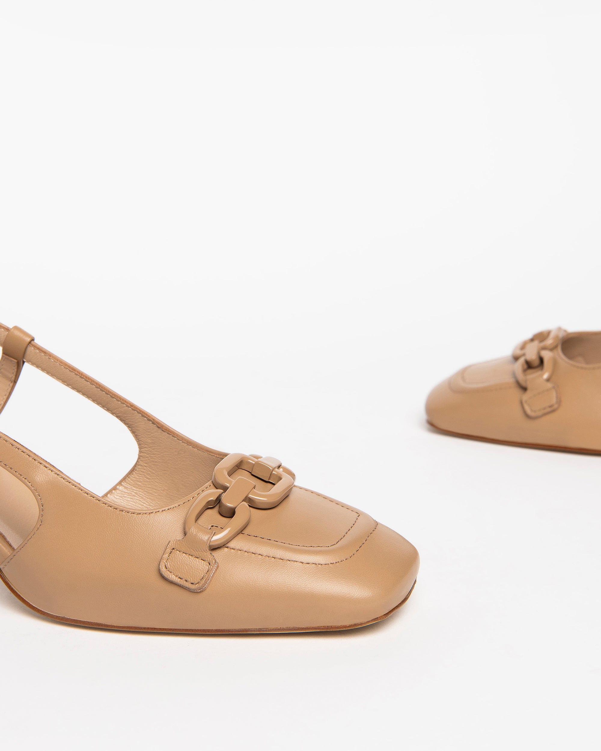  Damen-Pumps aus Leder