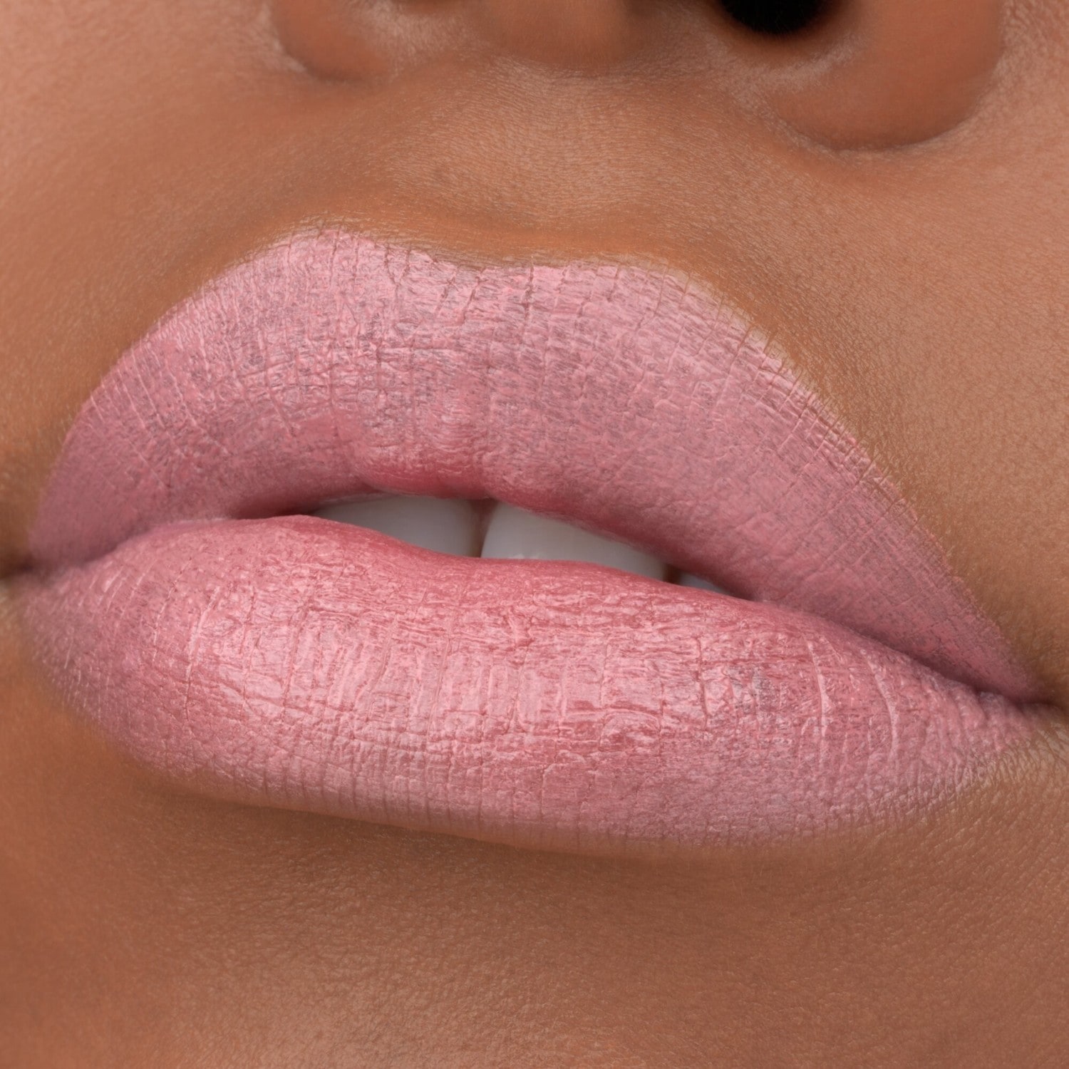 Essence TINTED kiss hydrating