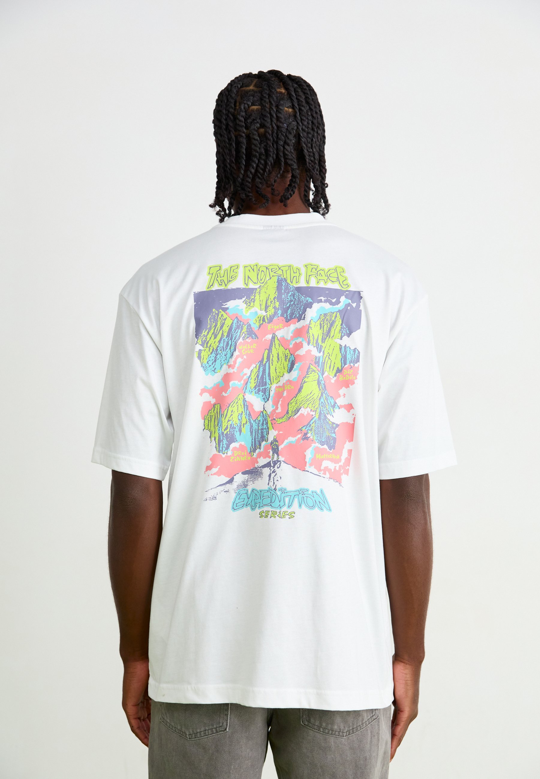 The North Face EXPEDITION CELEBRATION OVERSIZED T-SHIRT MET GRAFISCHE OPDRUK - T-shirt met print - wit