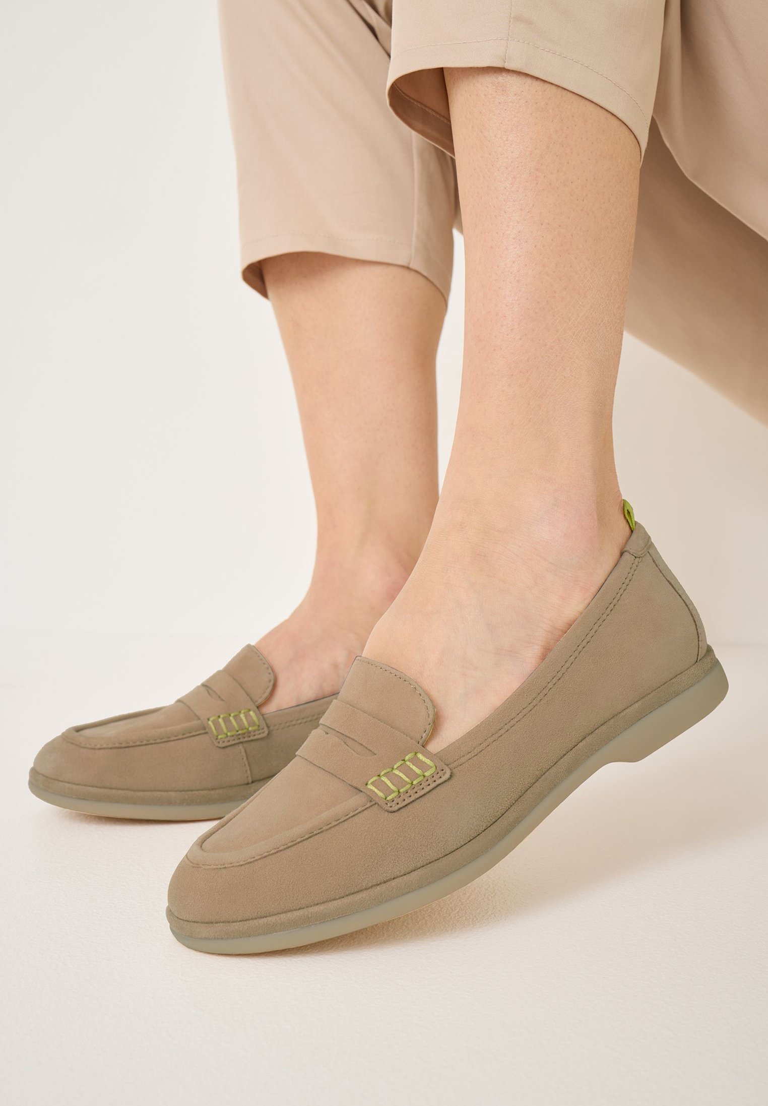 Tamaris Slip-ons - beige