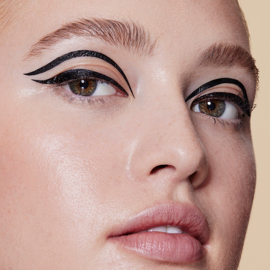 „elf Cosmetics“ vandeniui atsparus akių pieštukas „H2O Proof Inkwell“ – 0,24 ml